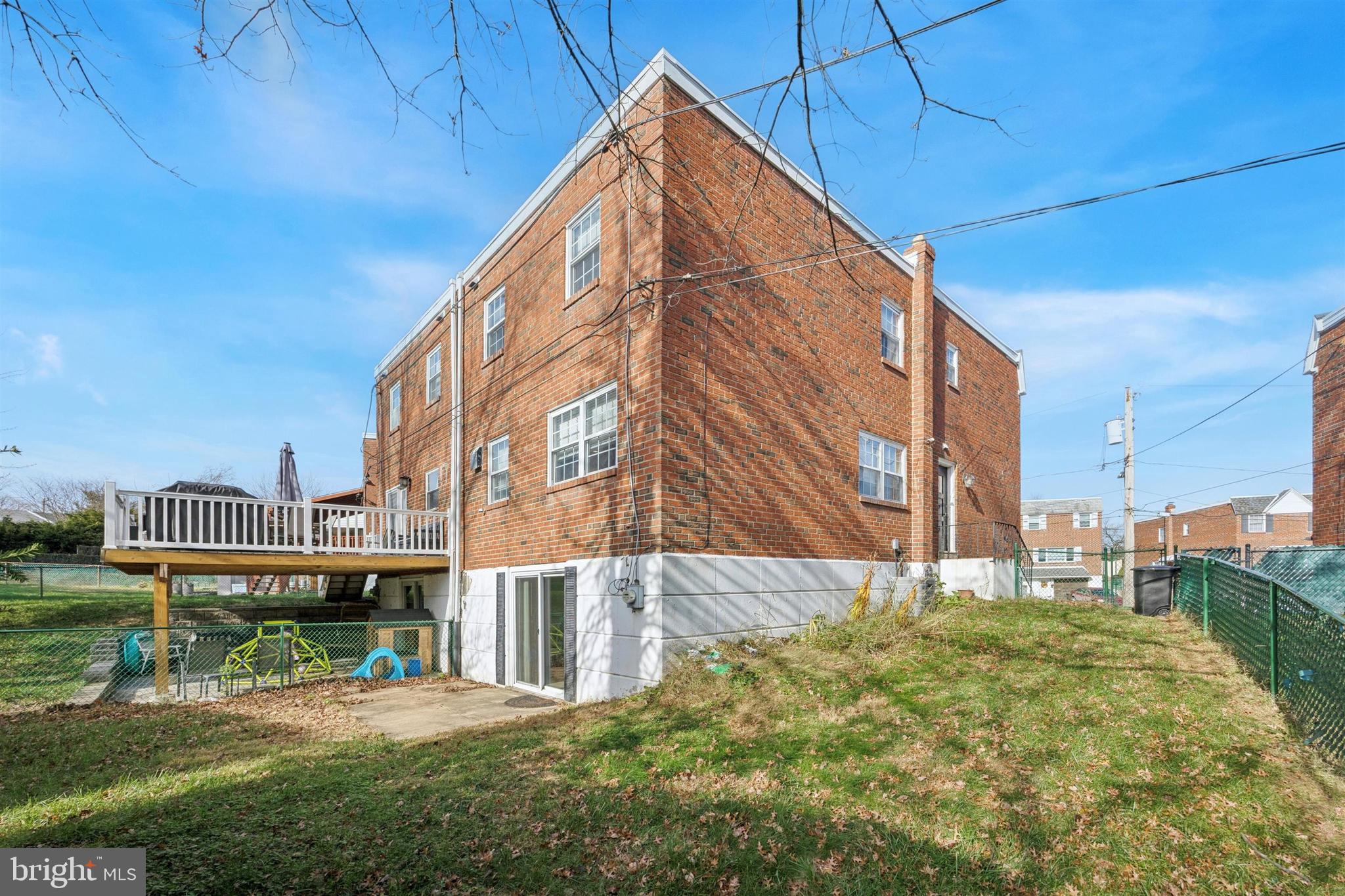 ROXBOROUGH - Residential