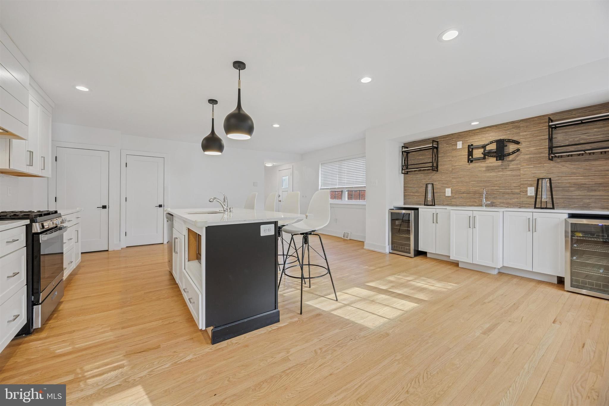 ROXBOROUGH - Residential