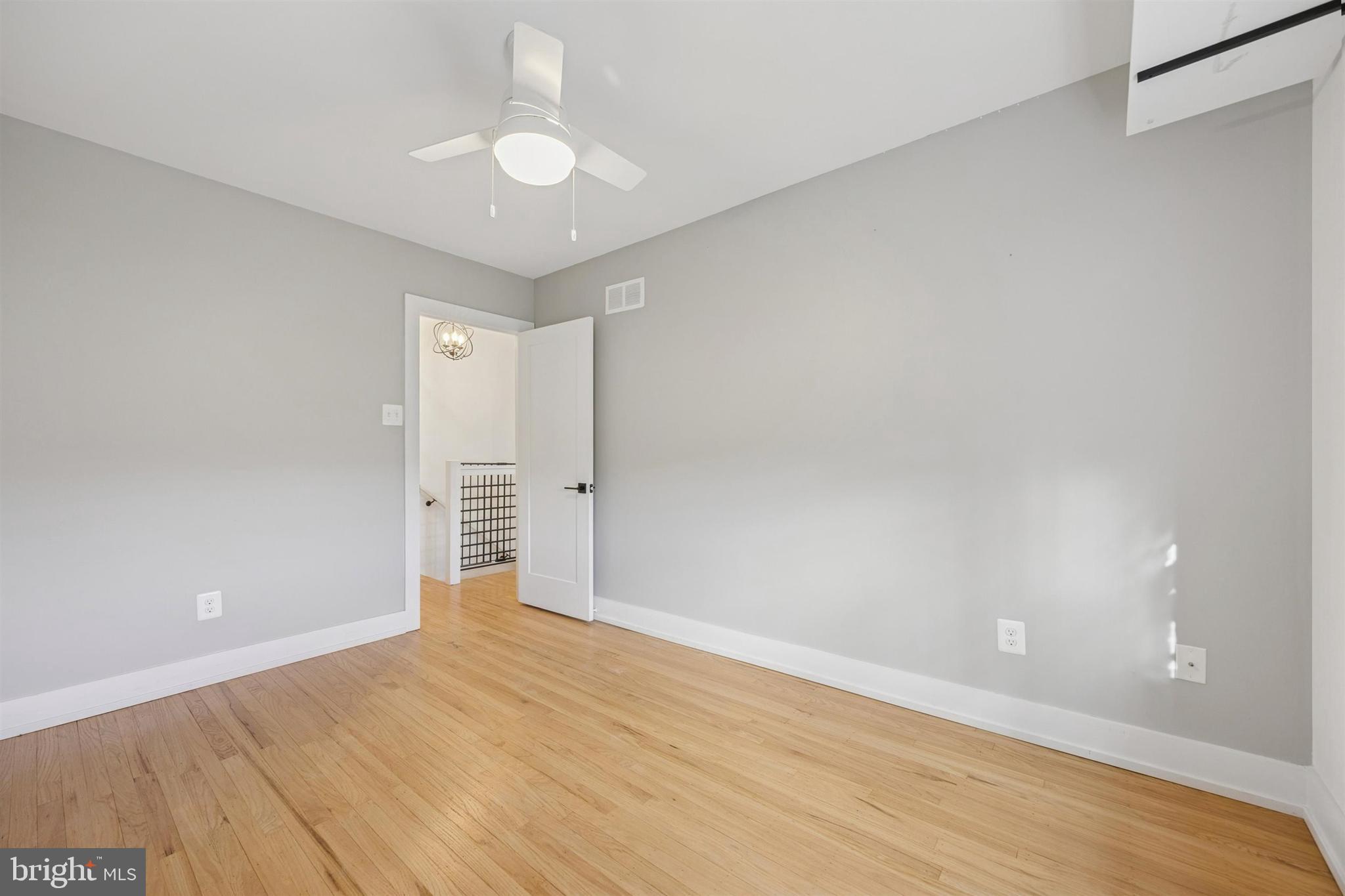 ROXBOROUGH - Residential