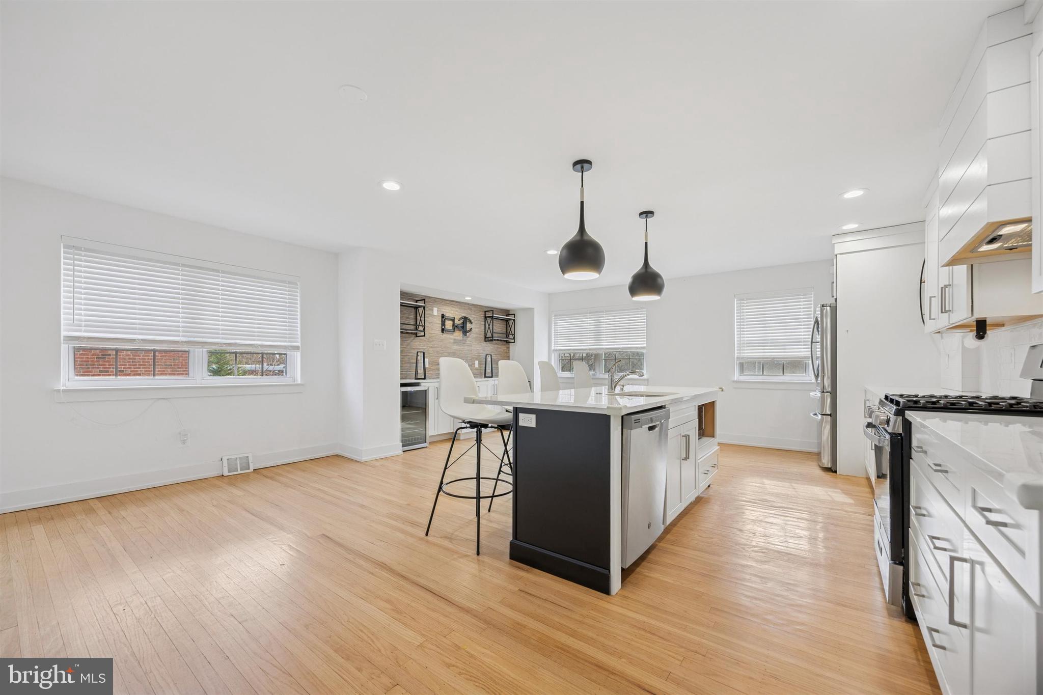 ROXBOROUGH - Residential