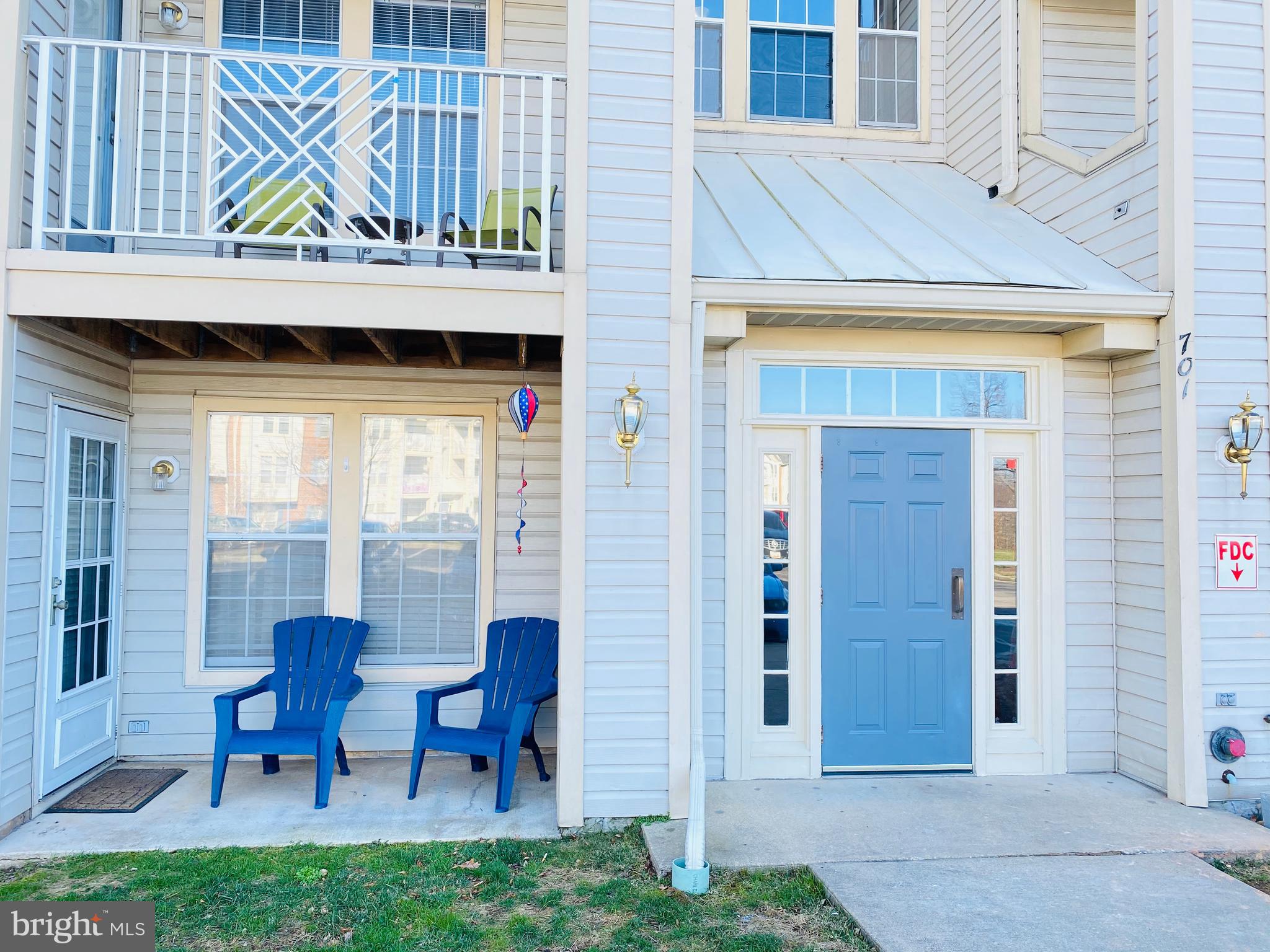 CHECK OUT THIS IMMACULATE CONDO IN PINEY ORCHARD CHESTNUT GABLE OF ODENTON, MD! Mahogany Floors on main level, 2 Spacious Bedrooms and 1 Full Bath. Granite Kitchen Counters and Stainless Steel Appliances. Master Bedroom with Walk in Closet. Community Amenities Include: ample open parking, meeting room, community clubhouse, pool, children's playground, tennis court and walking trails. Located near to Ft. Meade Base, BWI airport, Arundel Mills, 295