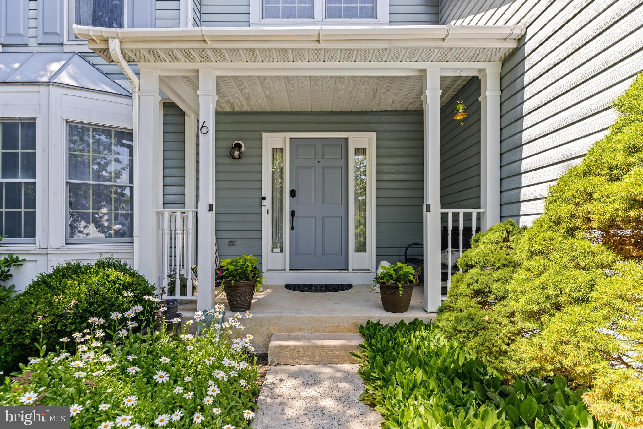 6 EMERALD RIDGE COURT