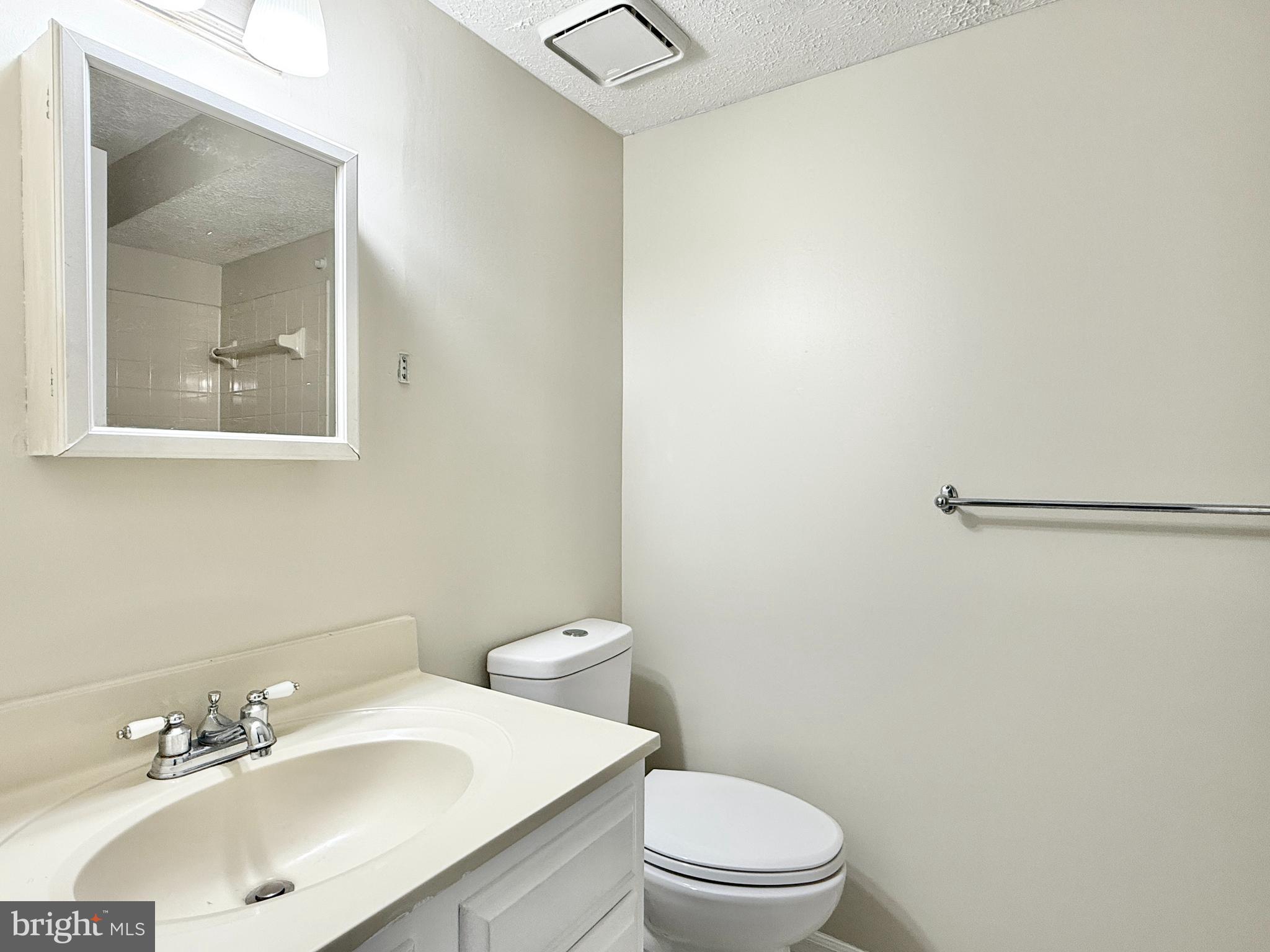 KENWOOD - Residential Lease