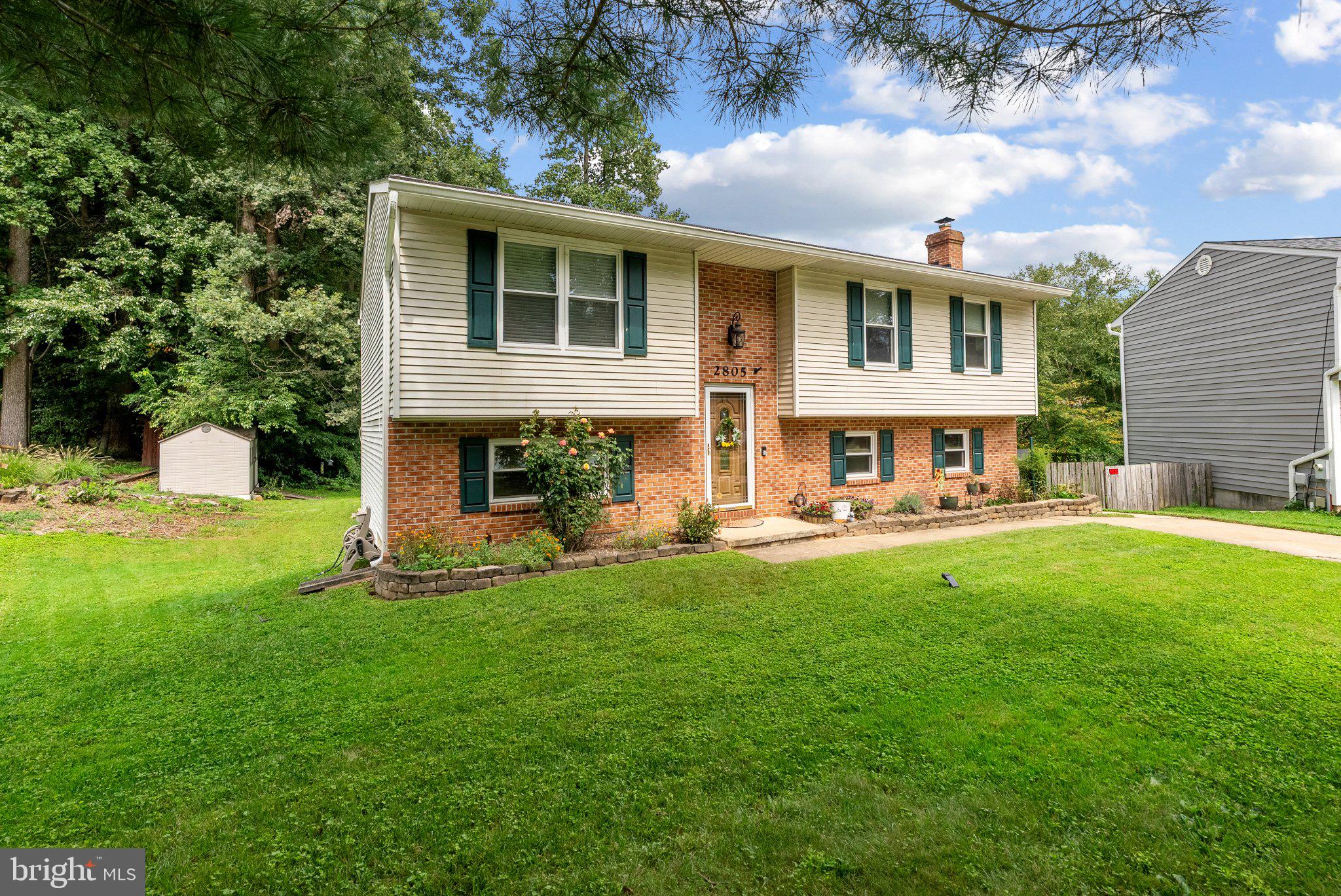 2805 MERRICK WAY