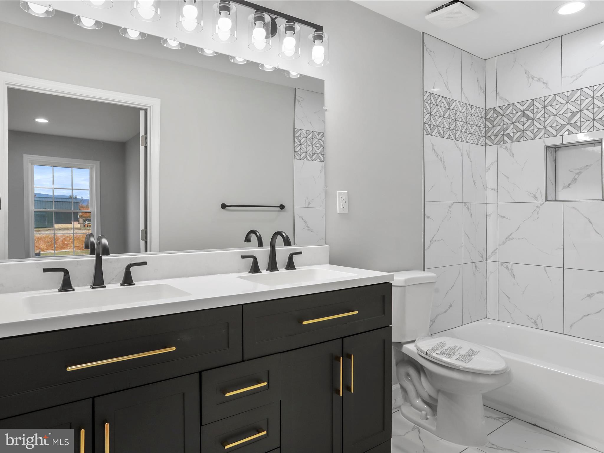 ORCHARD PLACE - Residential