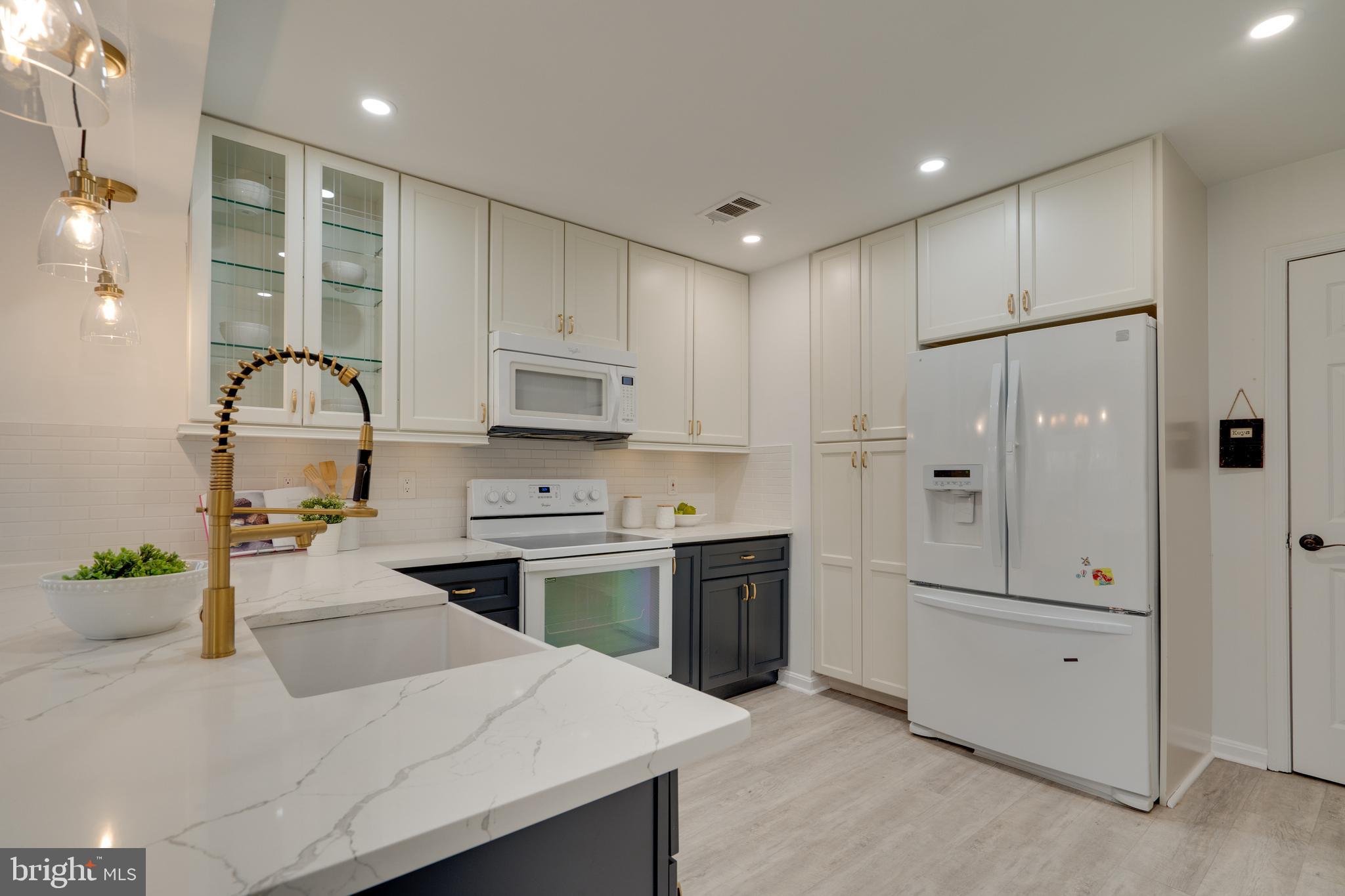 LANDSDOWNE - Residential