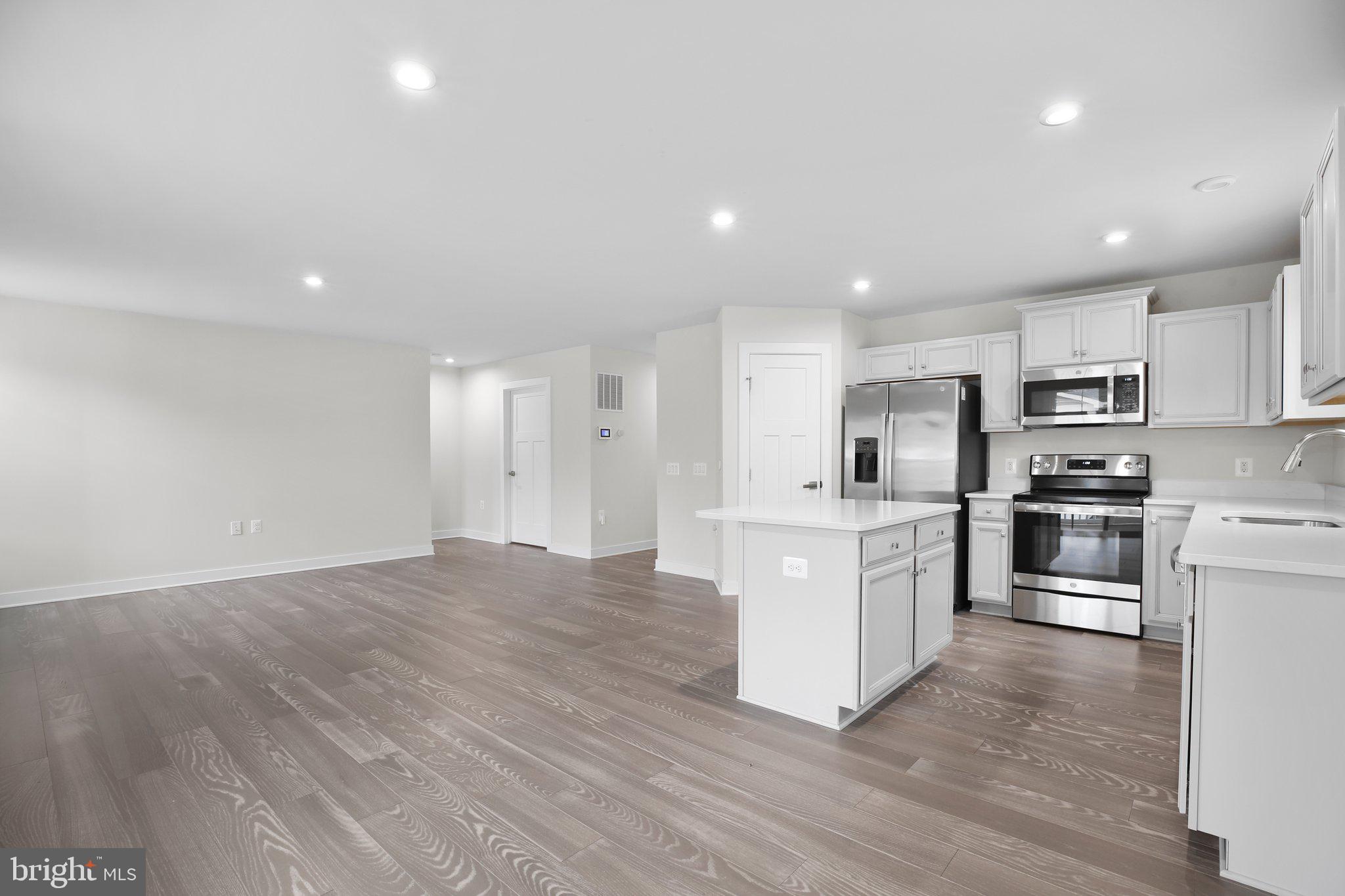 REGENCY AT CHANCELLORSVILLE NORTH - Residential