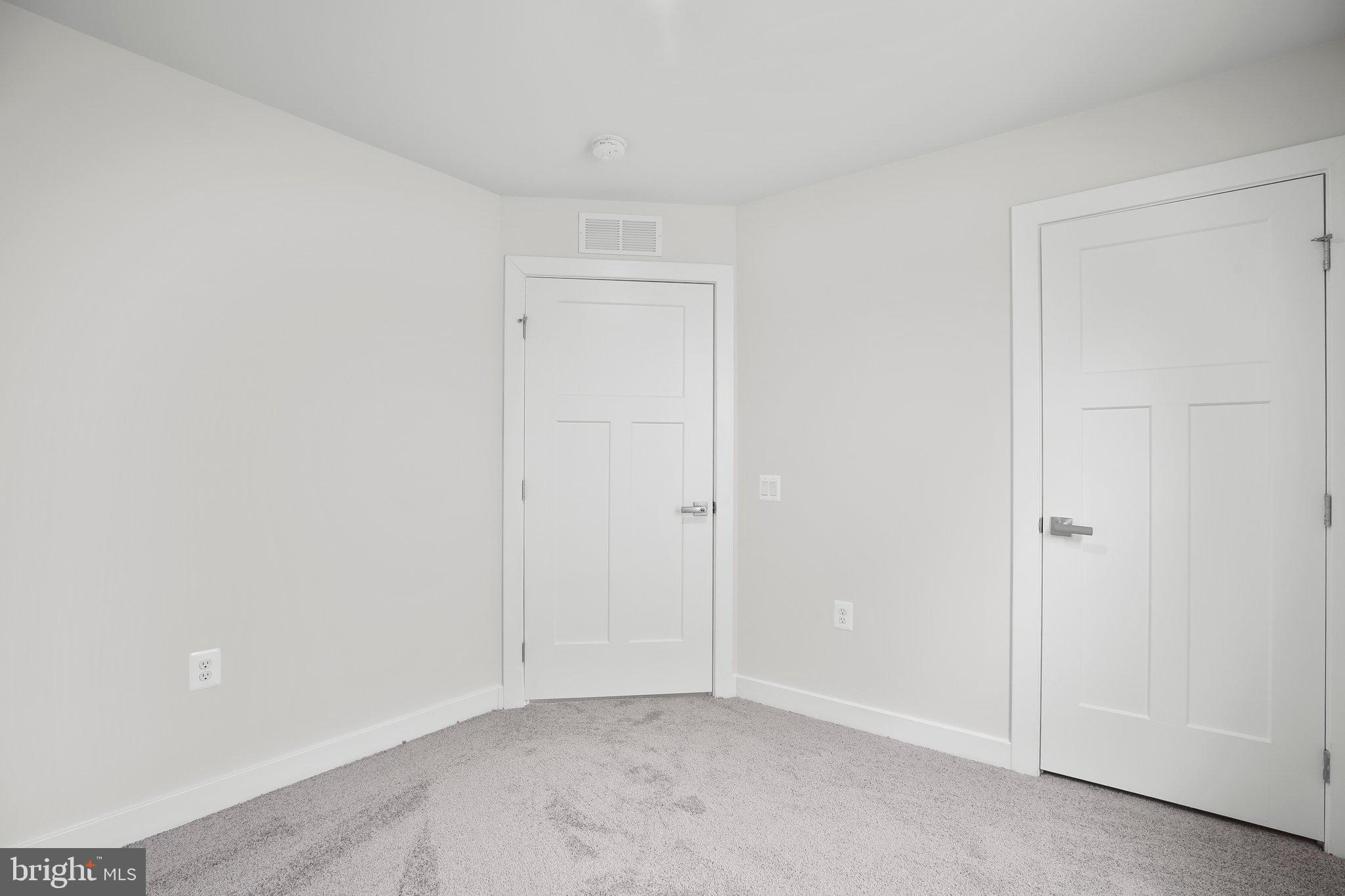 REGENCY AT CHANCELLORSVILLE NORTH - Residential