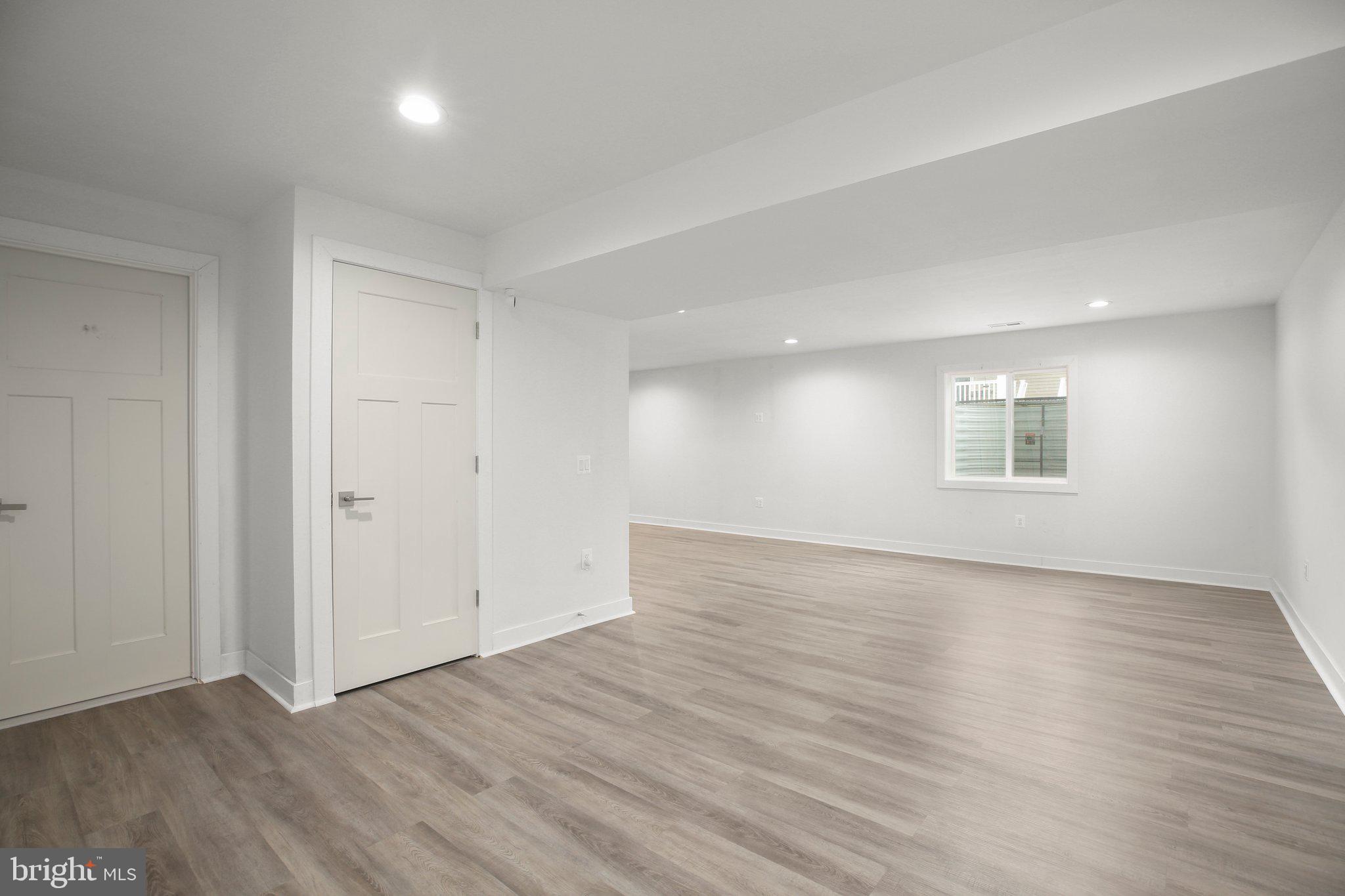 REGENCY AT CHANCELLORSVILLE NORTH - Residential