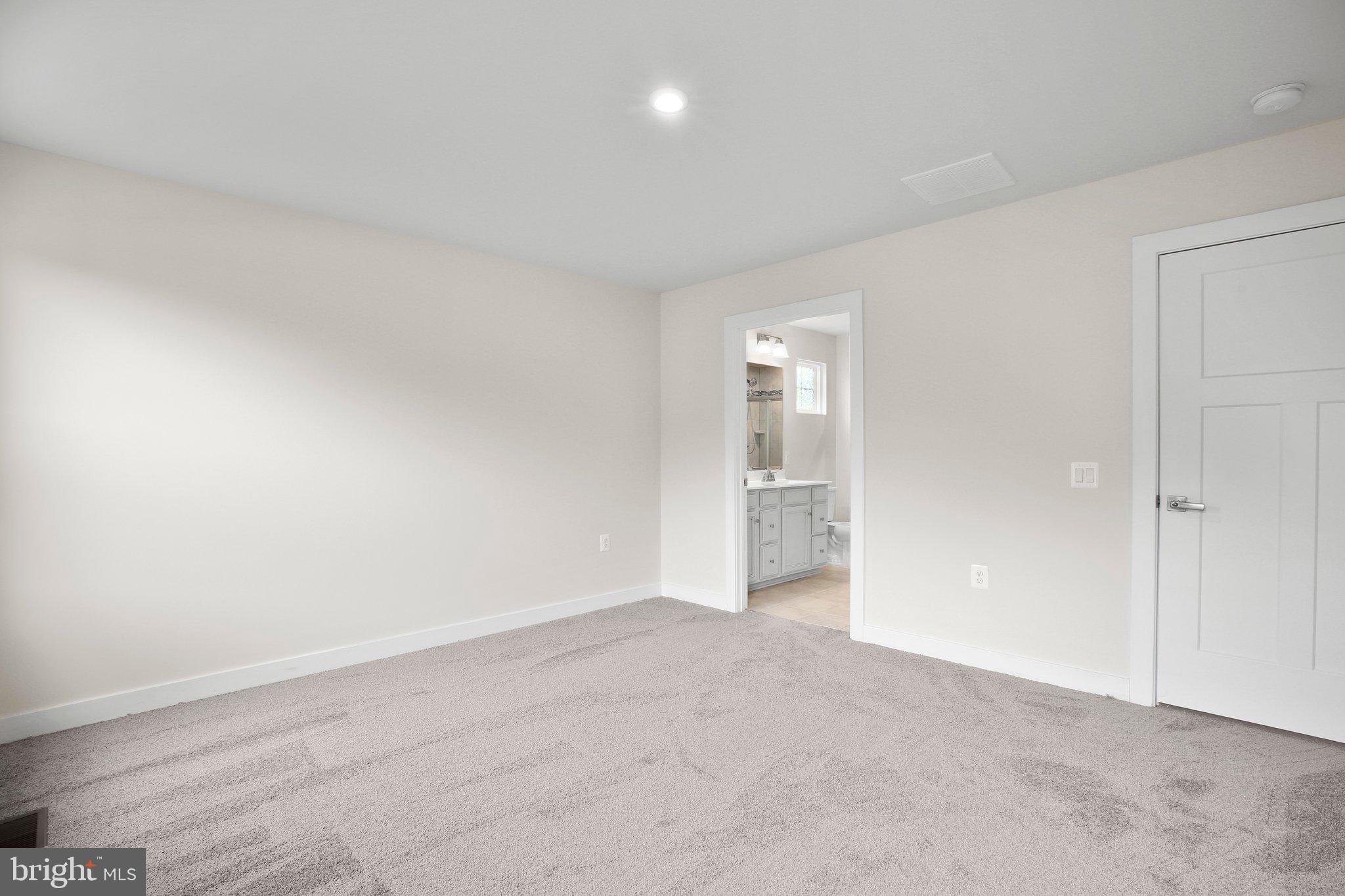 REGENCY AT CHANCELLORSVILLE NORTH - Residential