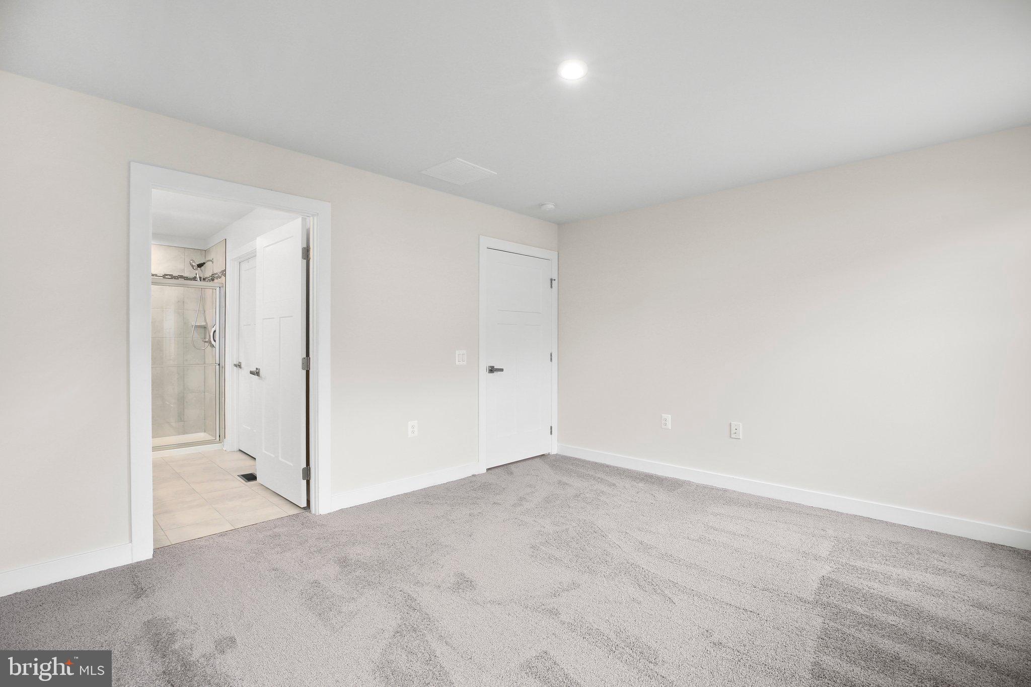 REGENCY AT CHANCELLORSVILLE NORTH - Residential