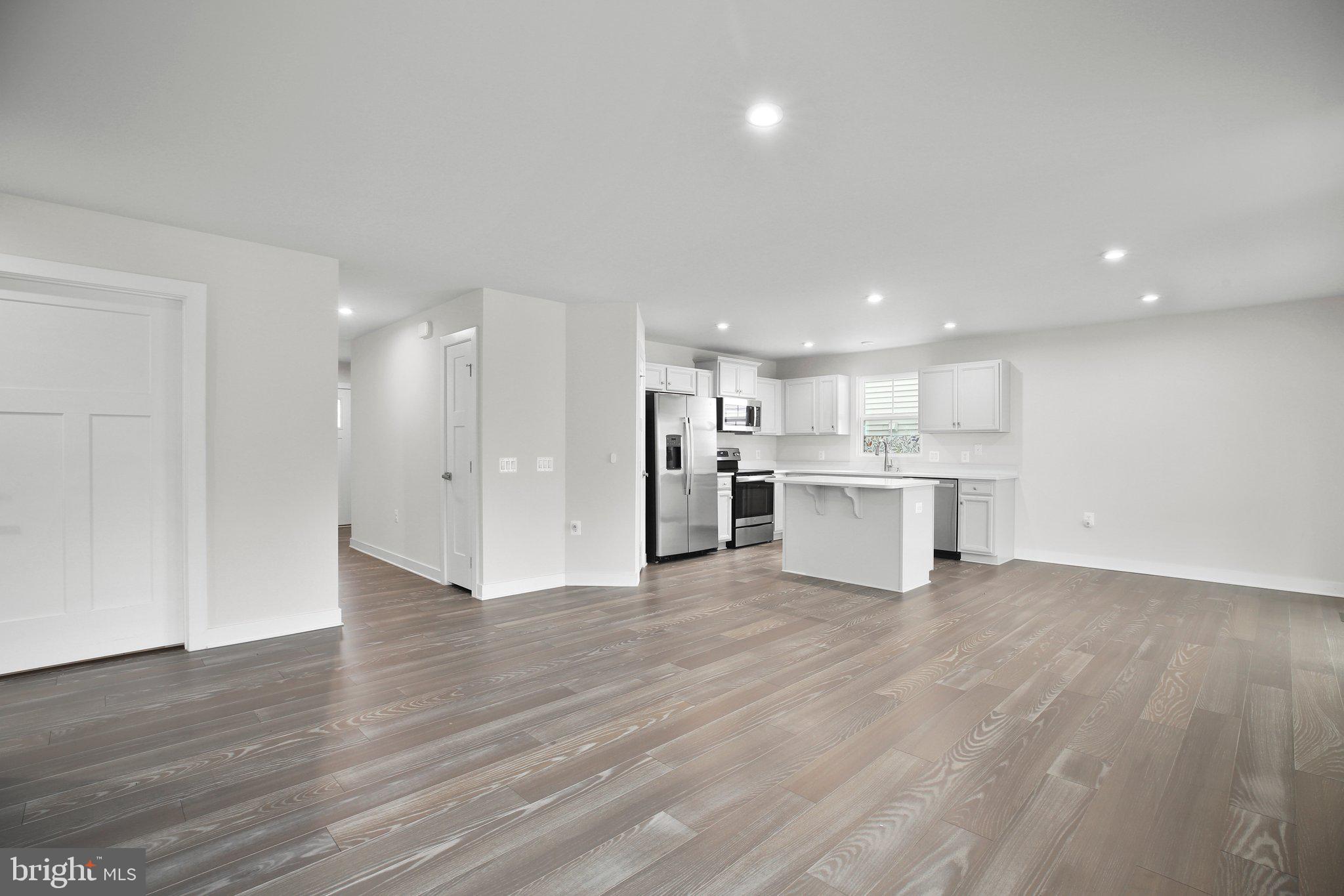 REGENCY AT CHANCELLORSVILLE NORTH - Residential