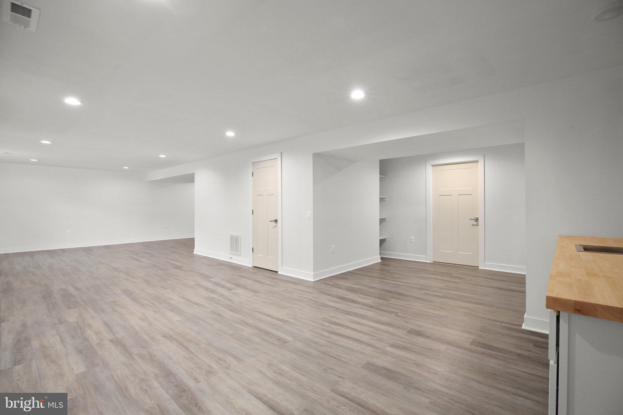 REGENCY AT CHANCELLORSVILLE NORTH - Residential