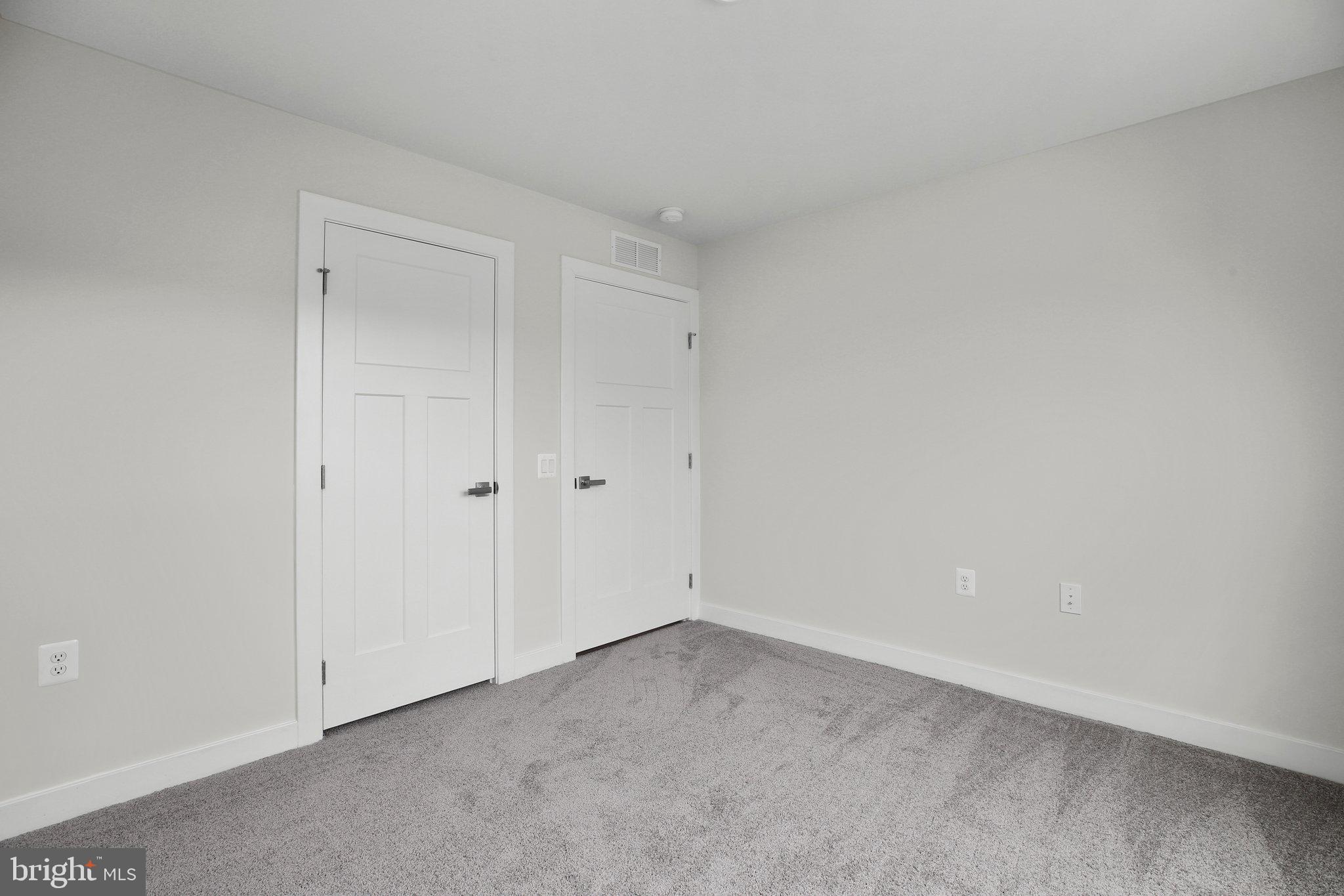 REGENCY AT CHANCELLORSVILLE NORTH - Residential