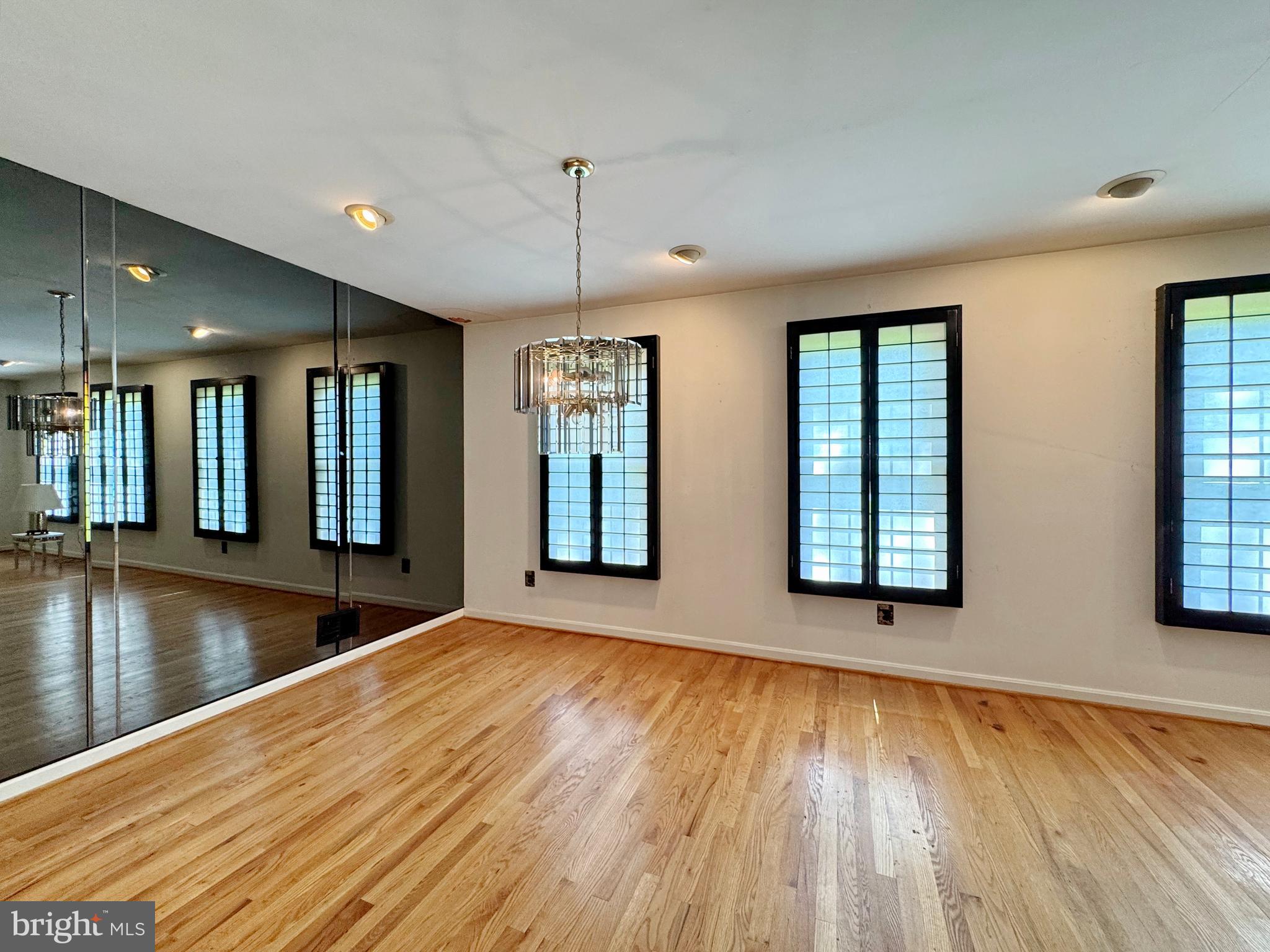 MOUNT CARMEL ESTATES - Residential