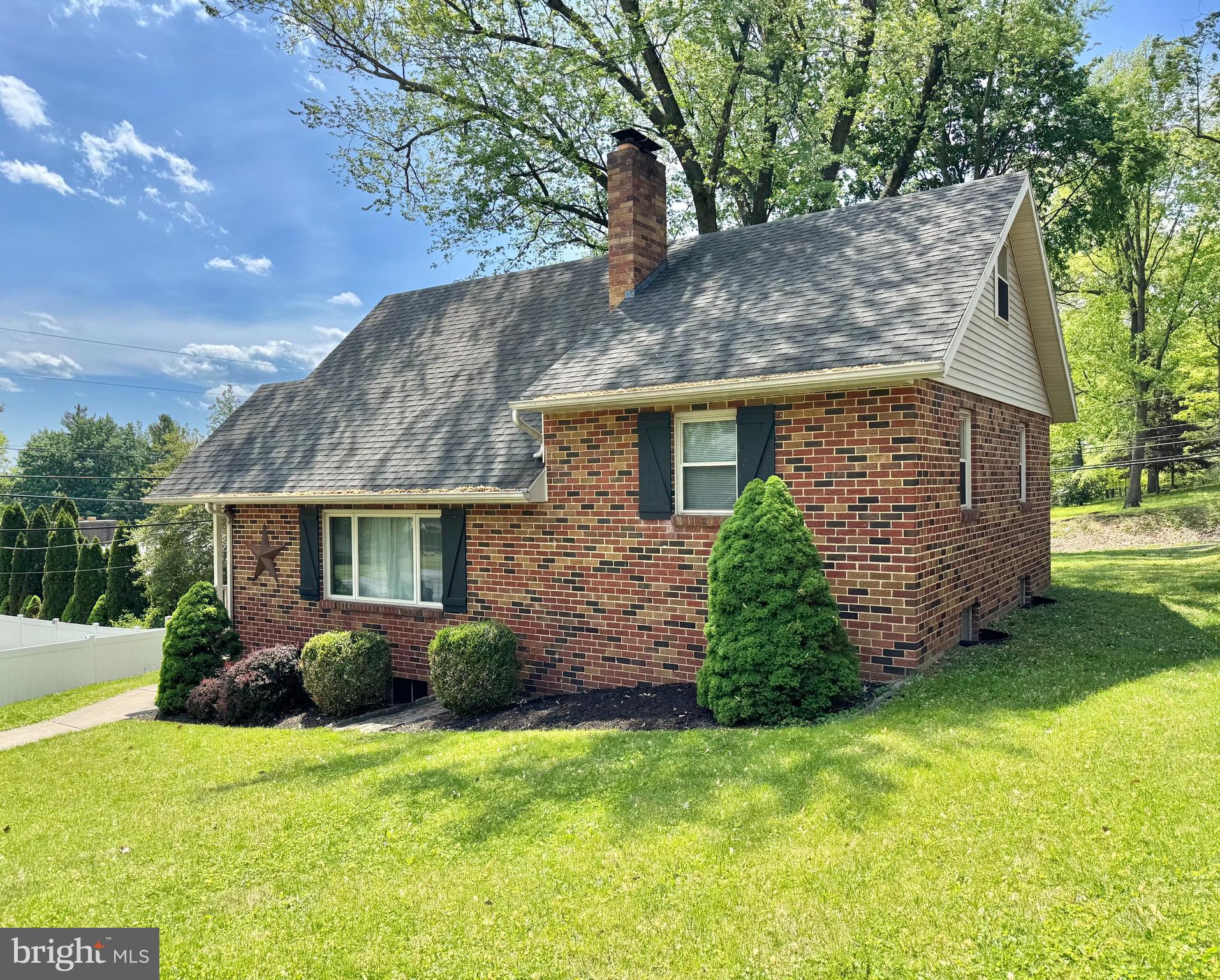 610 GEORGIAN PLACE