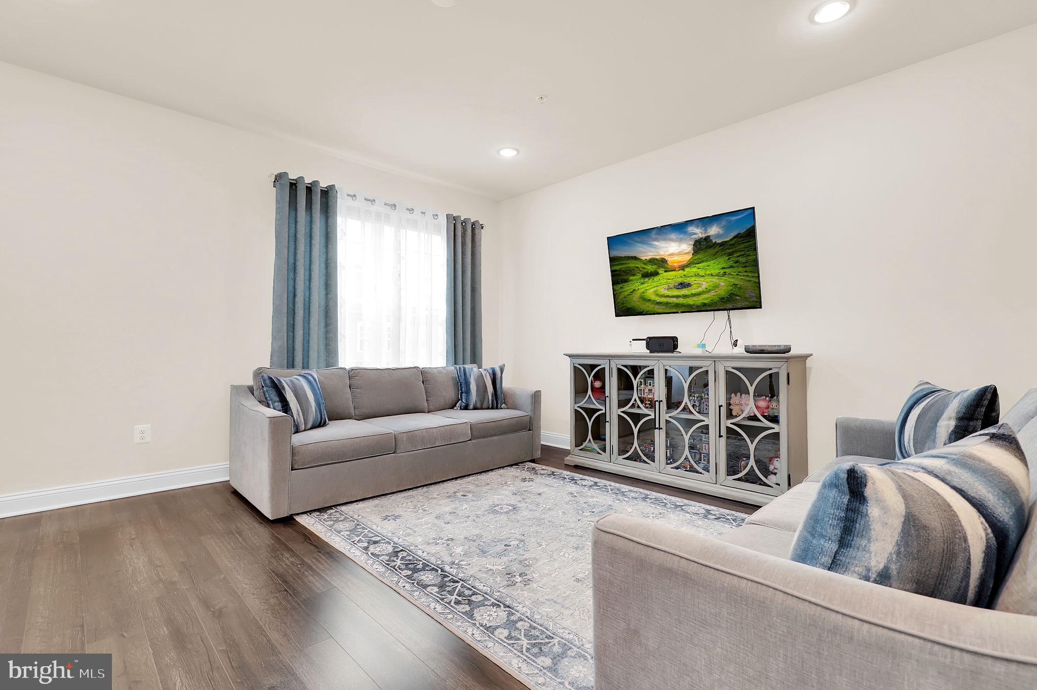 WESTVIEW SOUTH - Residential