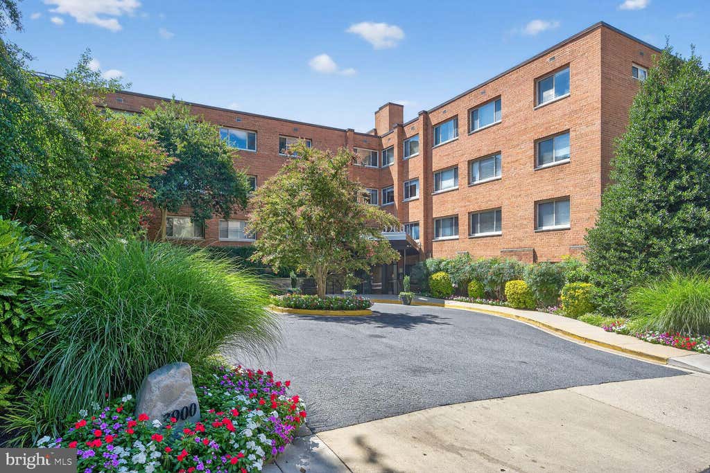 Photo of 3900 Tunlaw Road NW #206, WASHINGTON, DC 20007 (MLS # DCDC2279156)