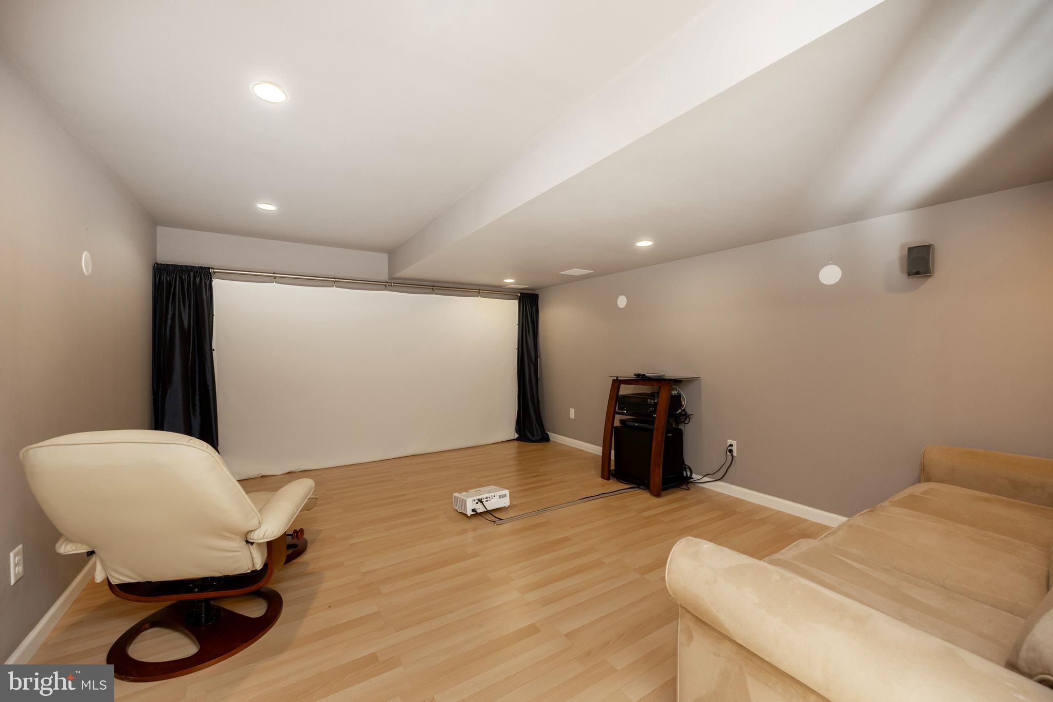 STONEGATE - Residential