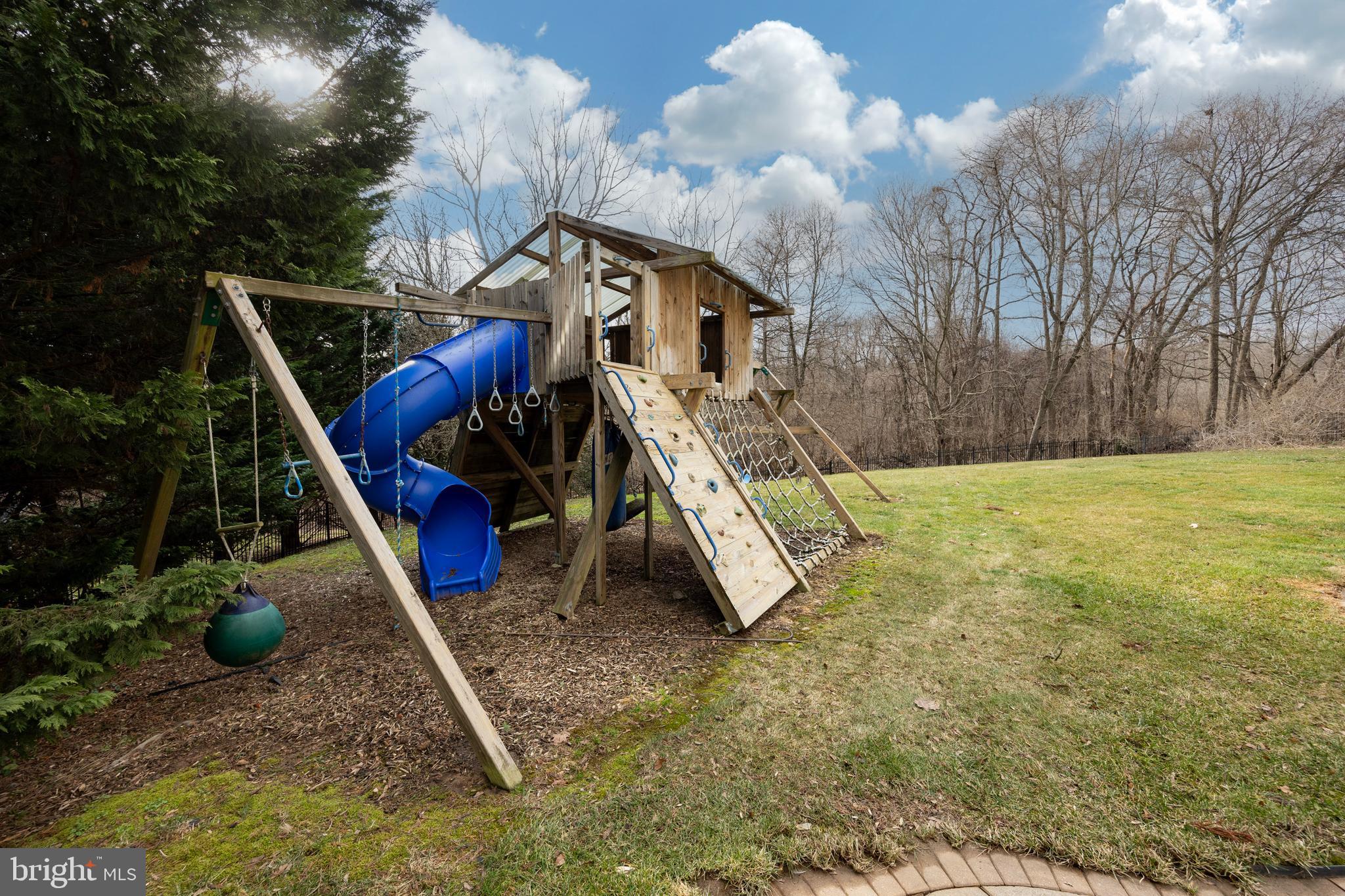 STONEGATE - Residential