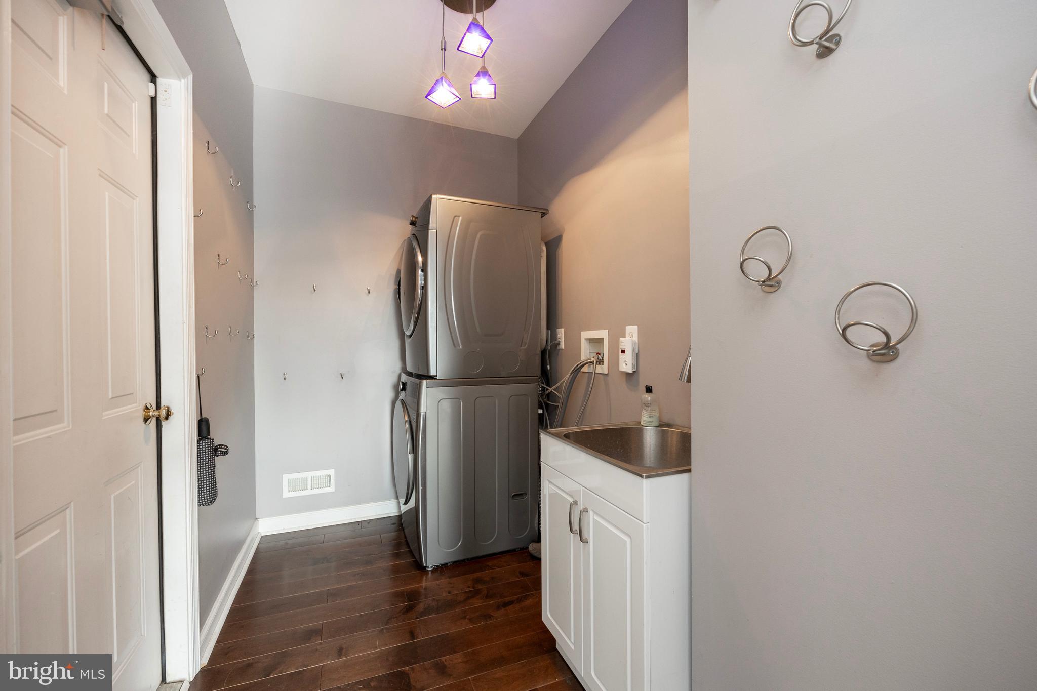 STONEGATE - Residential