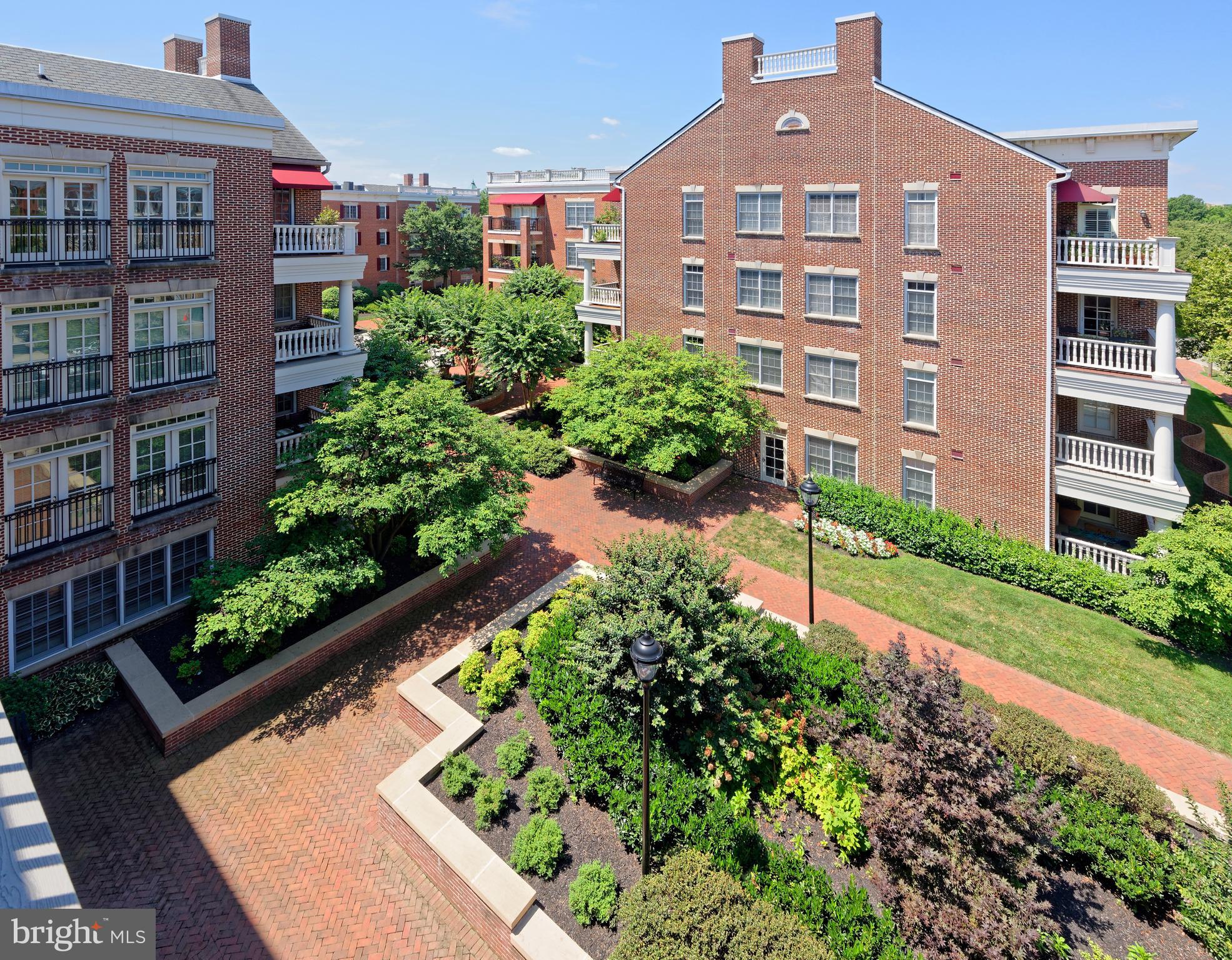 LIBERTY ROW - Residential