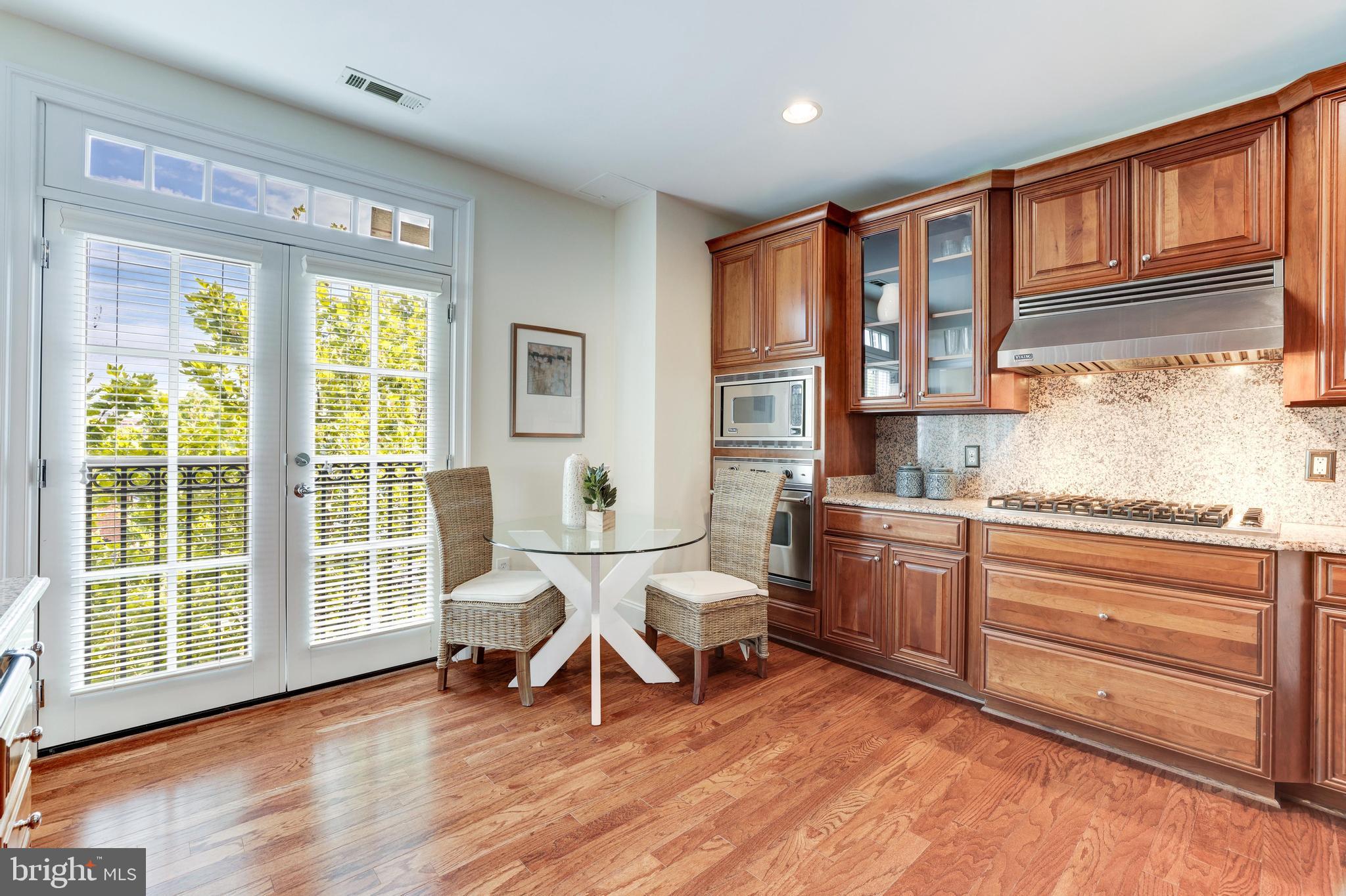 LIBERTY ROW - Residential