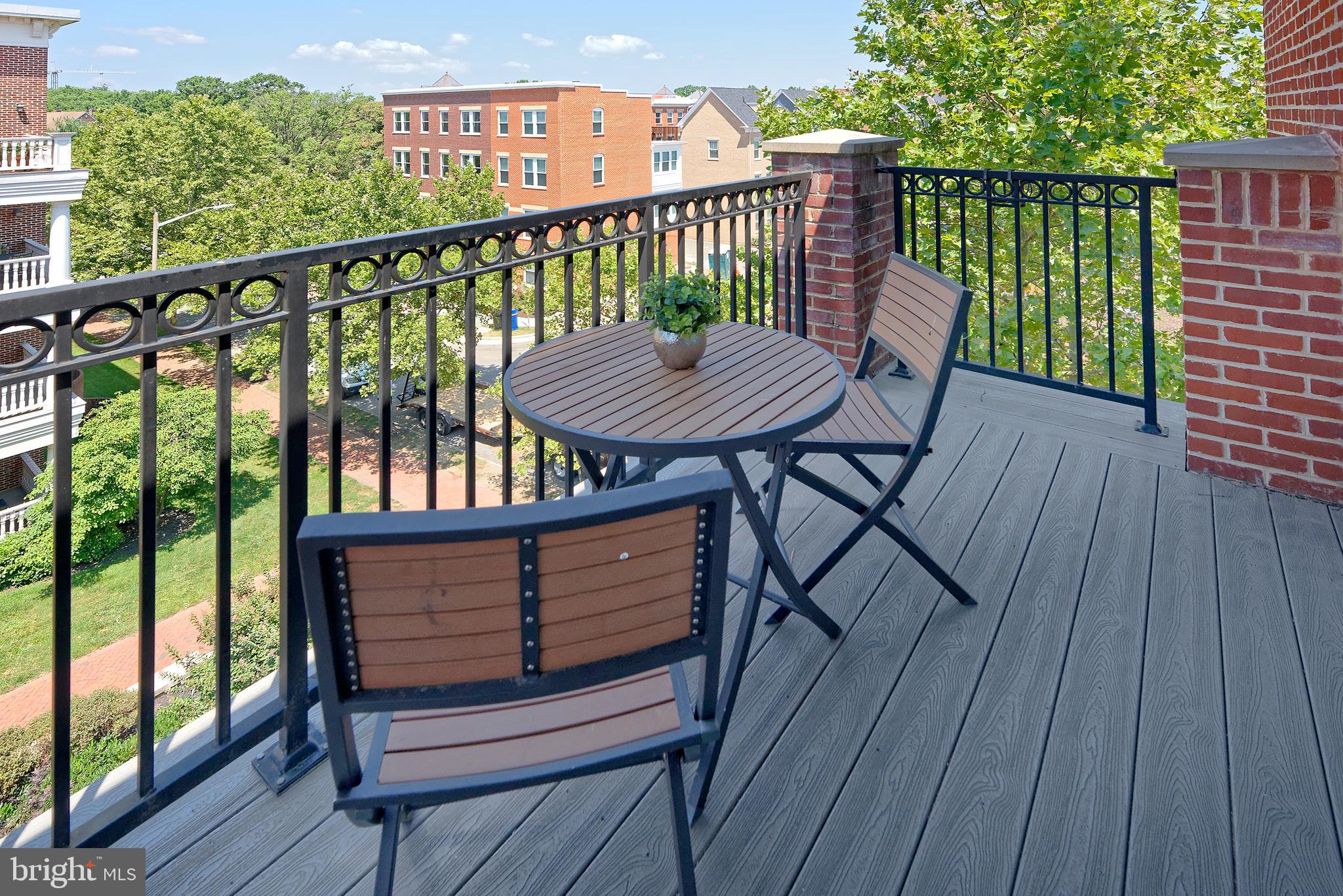 LIBERTY ROW - Residential