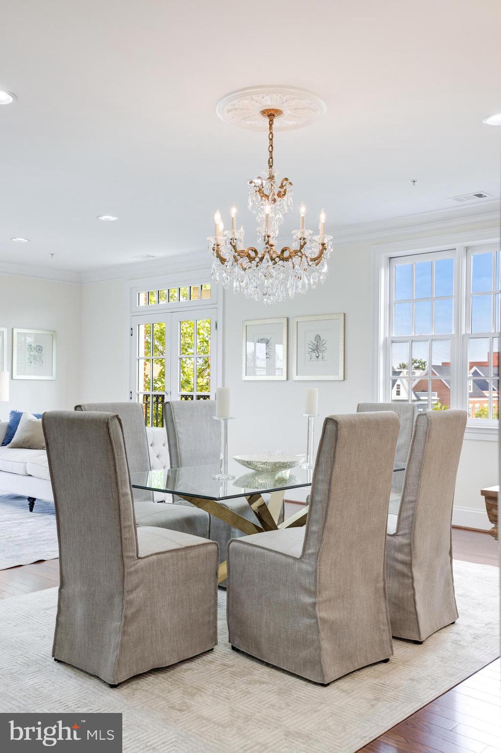 LIBERTY ROW - Residential