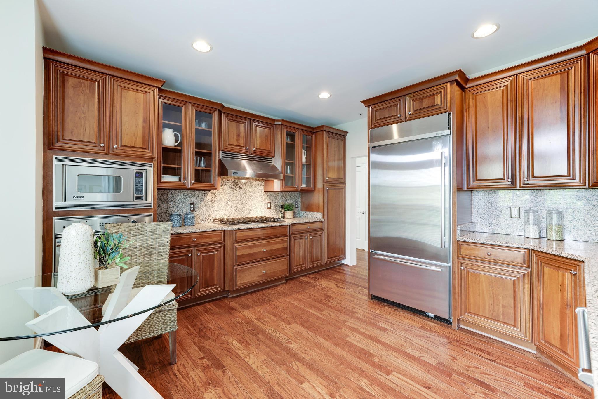 LIBERTY ROW - Residential