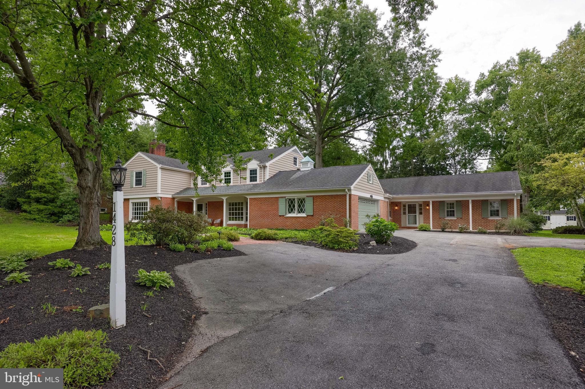 1428 CENTER ROAD
