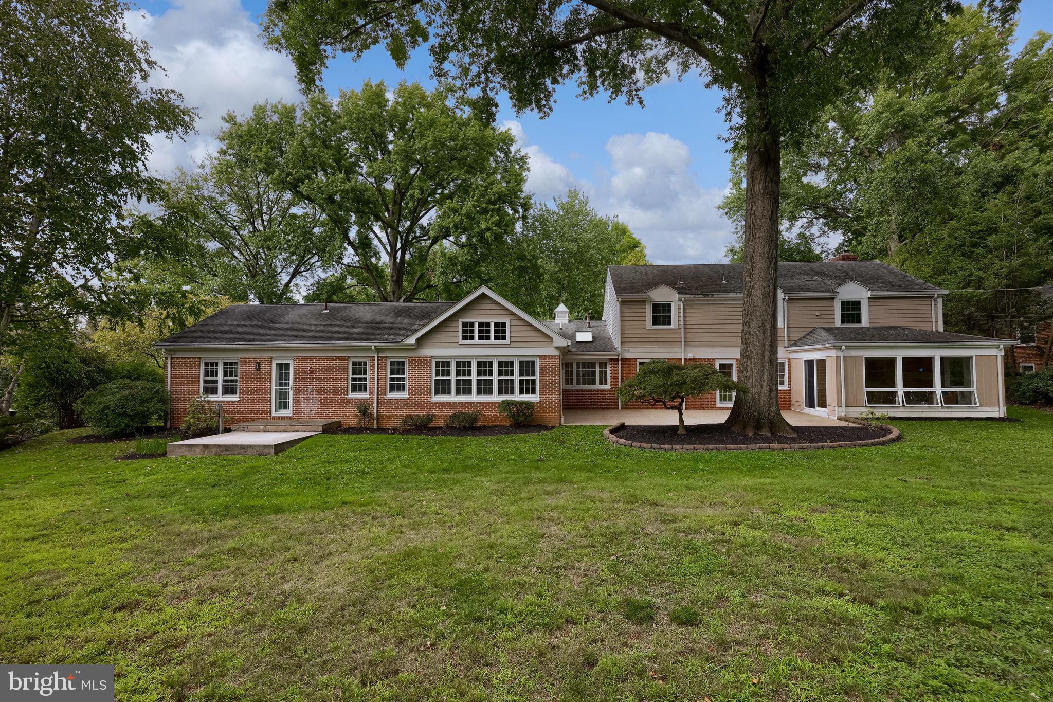 1428 CENTER ROAD