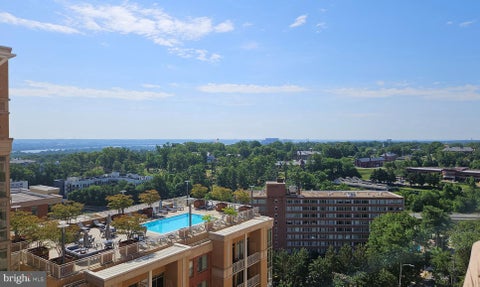 Photo of 1301 N Courthouse Road #1612, ARLINGTON, VA 22201 (MLS # VAAR2072412)