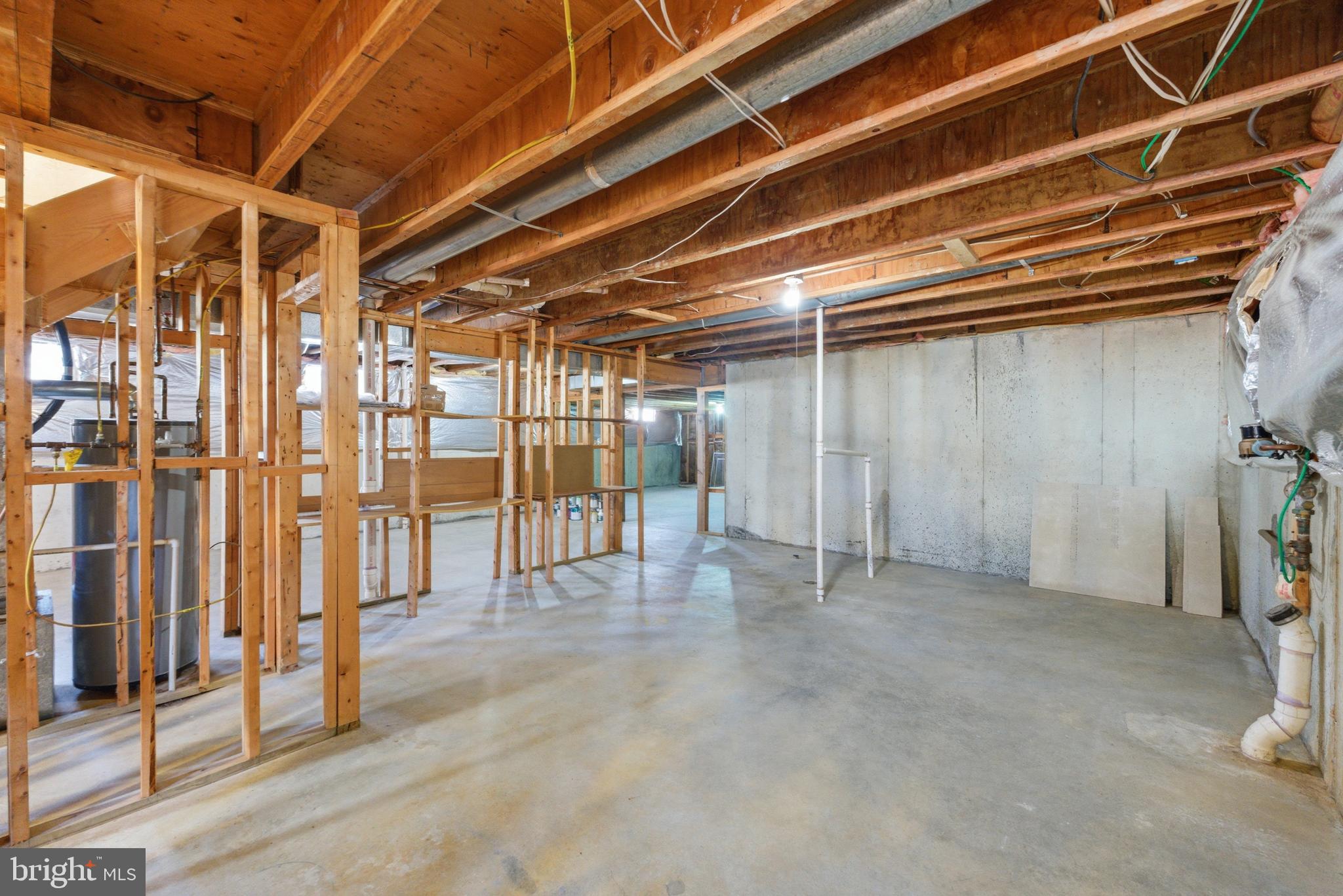 SHERWOOD FOREST MANOR - Residential