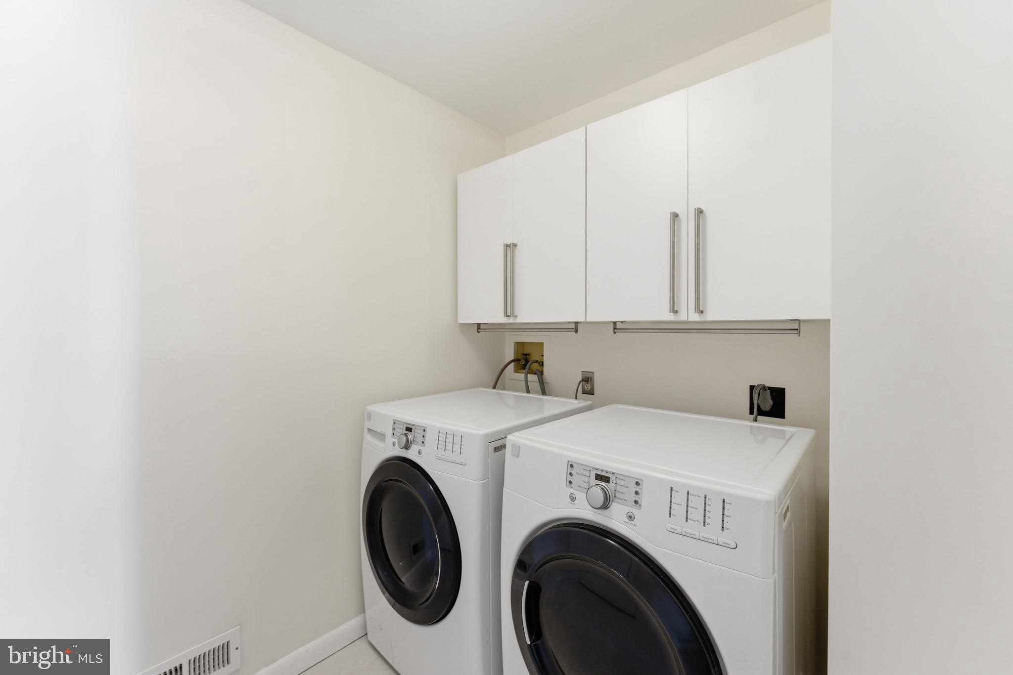 SHERWOOD FOREST MANOR - Residential