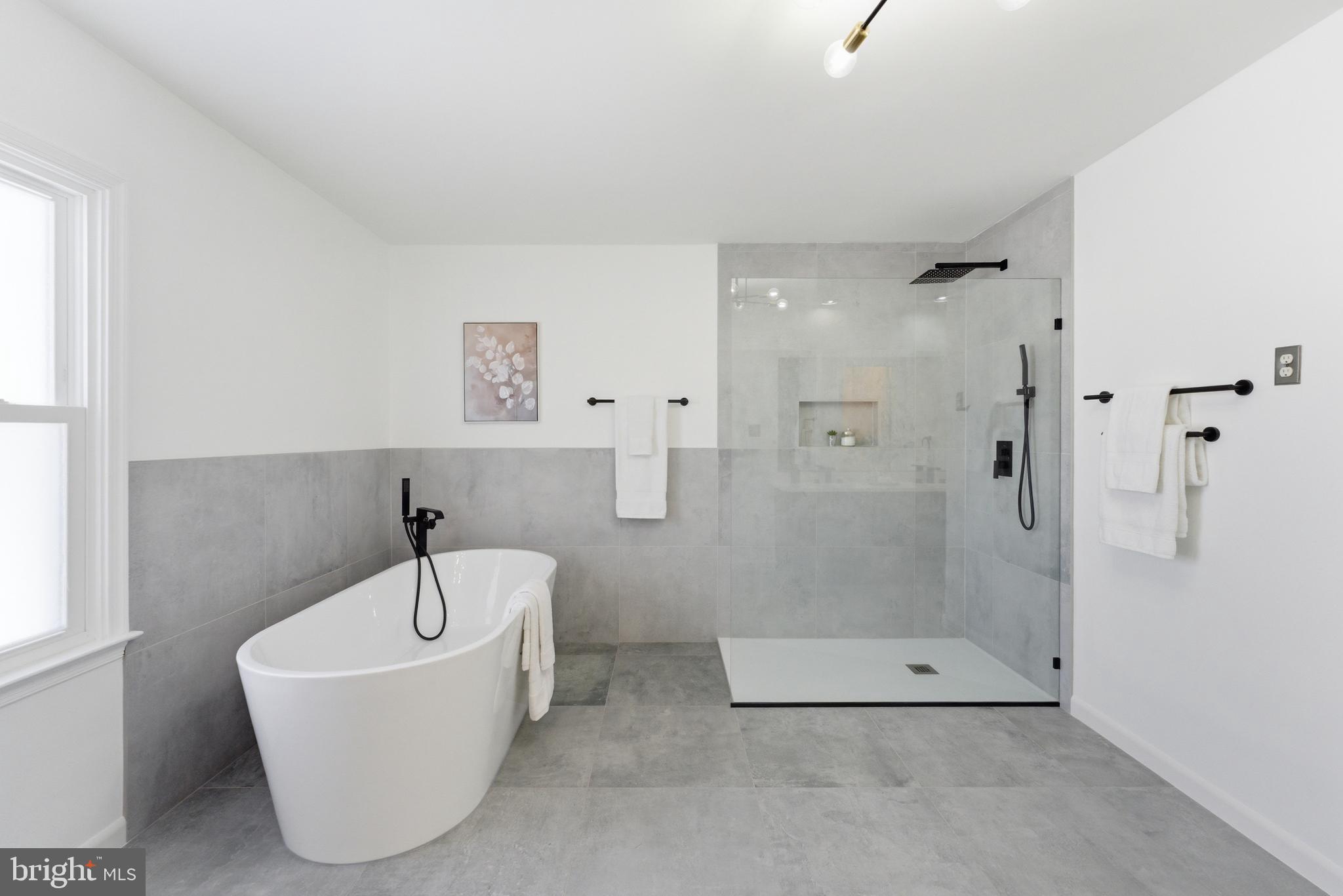 SHERWOOD FOREST MANOR - Residential