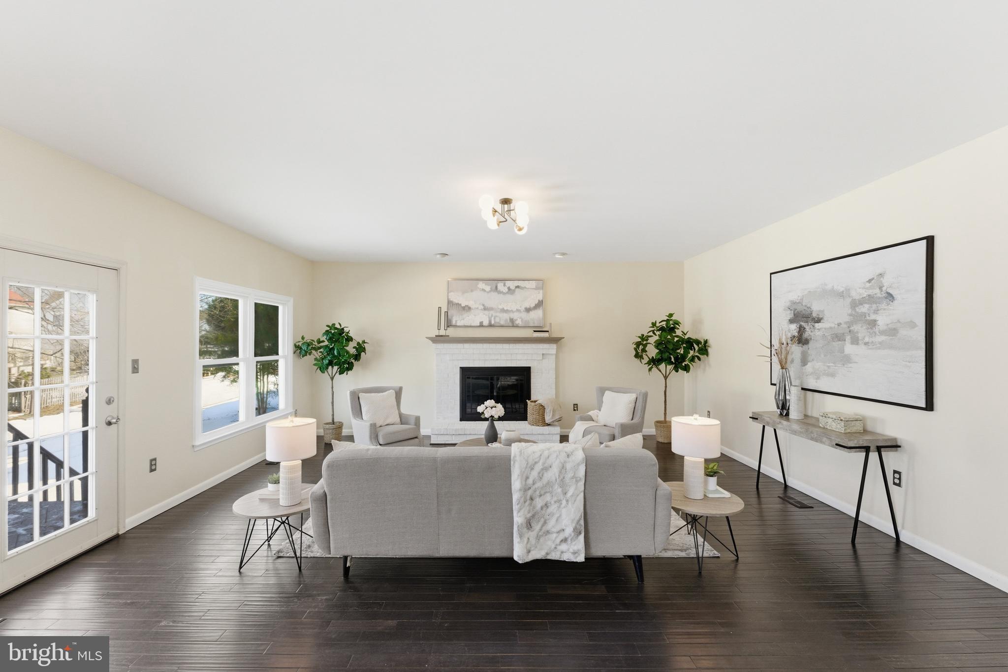 SHERWOOD FOREST MANOR - Residential