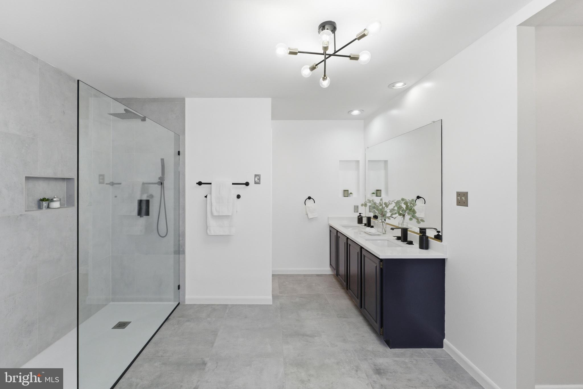 SHERWOOD FOREST MANOR - Residential