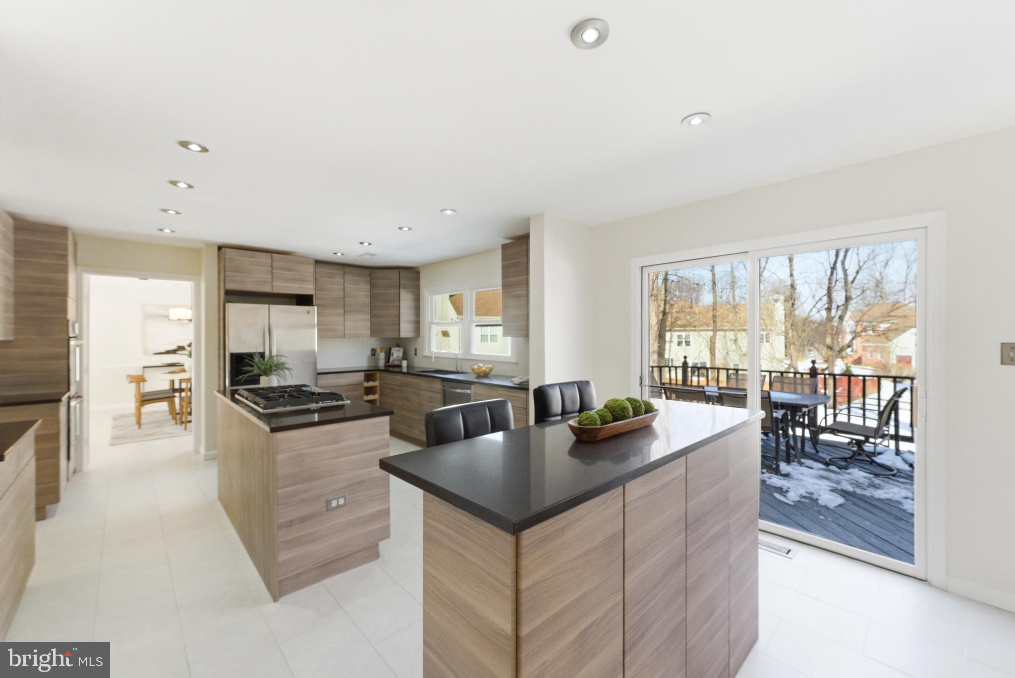 SHERWOOD FOREST MANOR - Residential