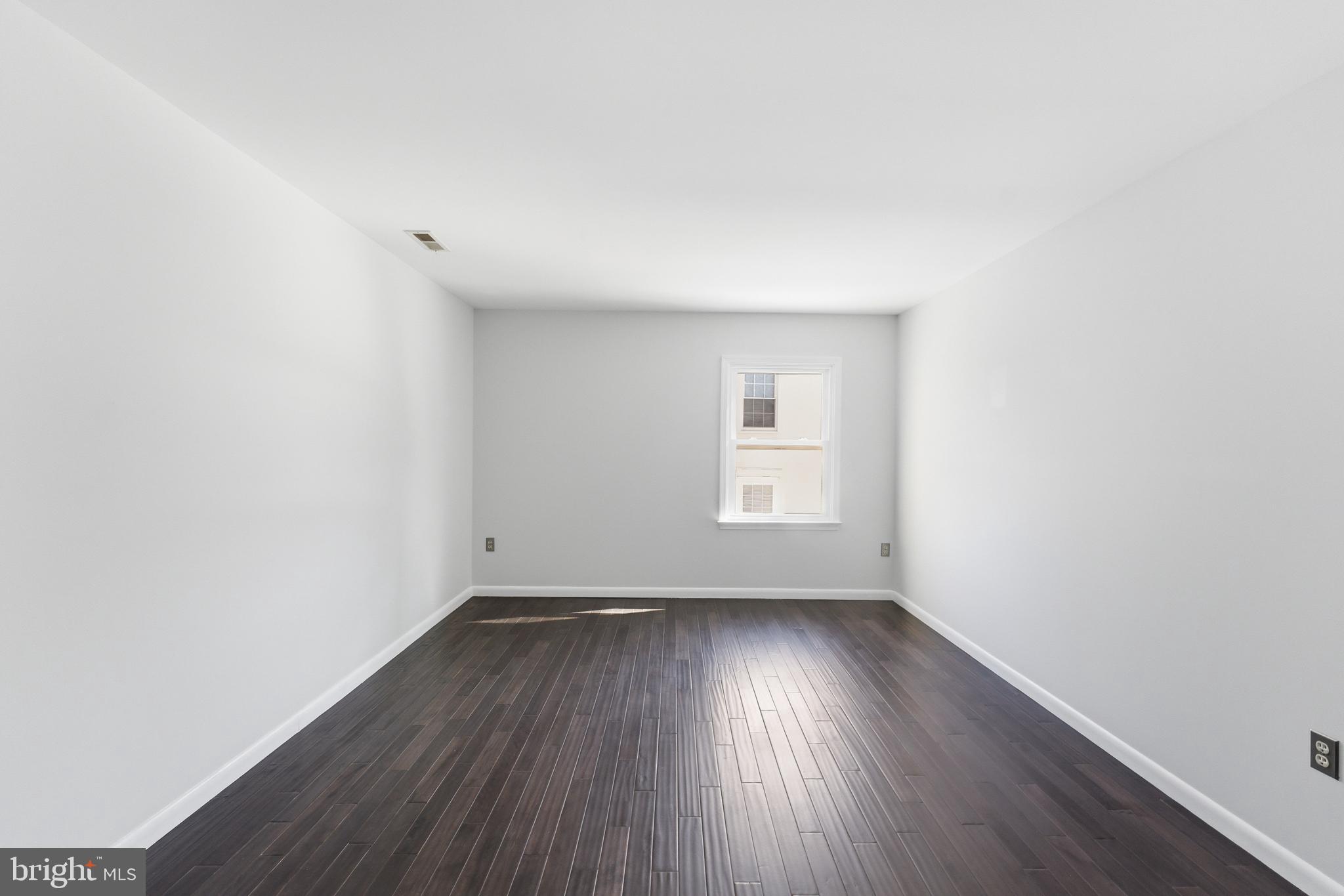 SHERWOOD FOREST MANOR - Residential