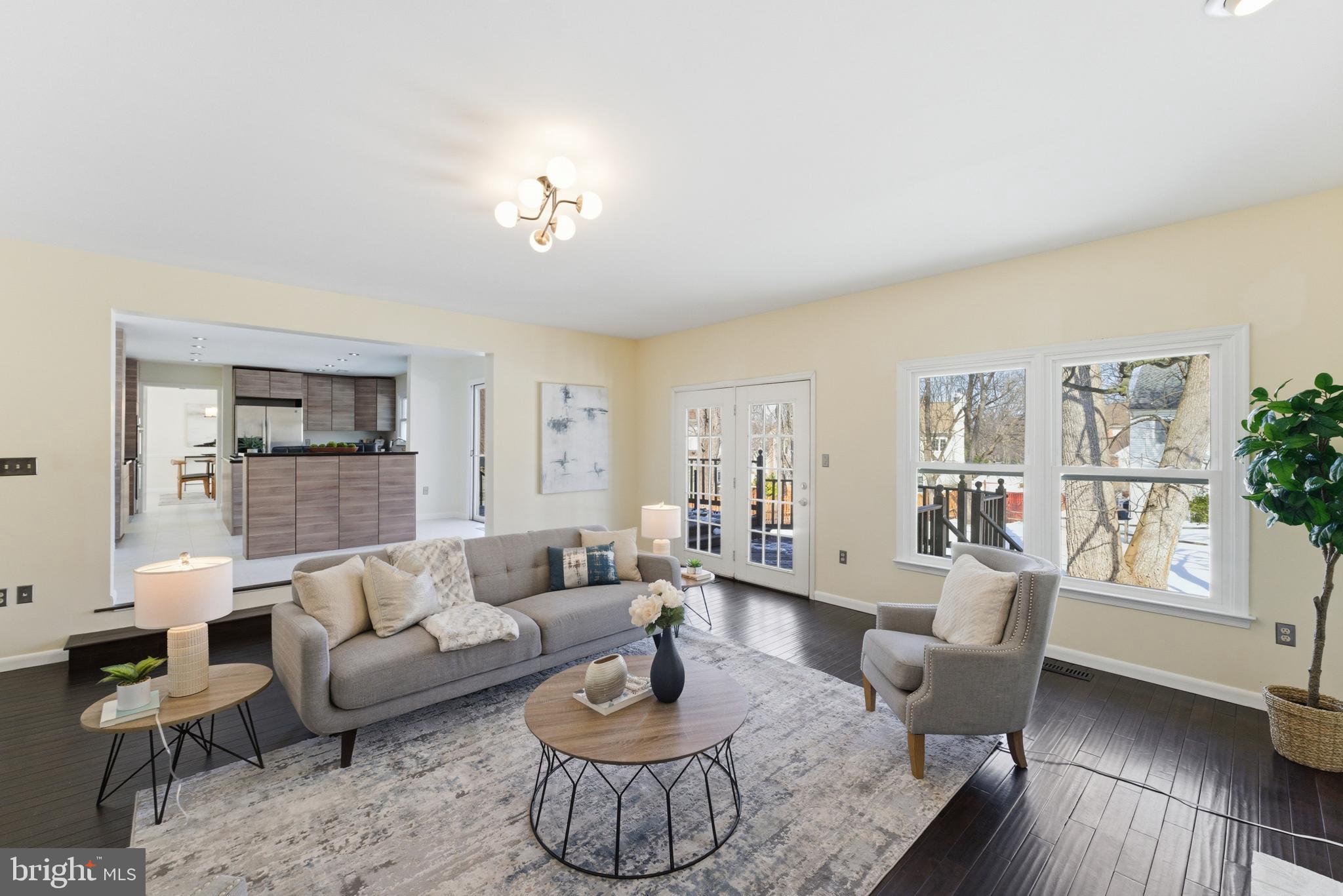 SHERWOOD FOREST MANOR - Residential