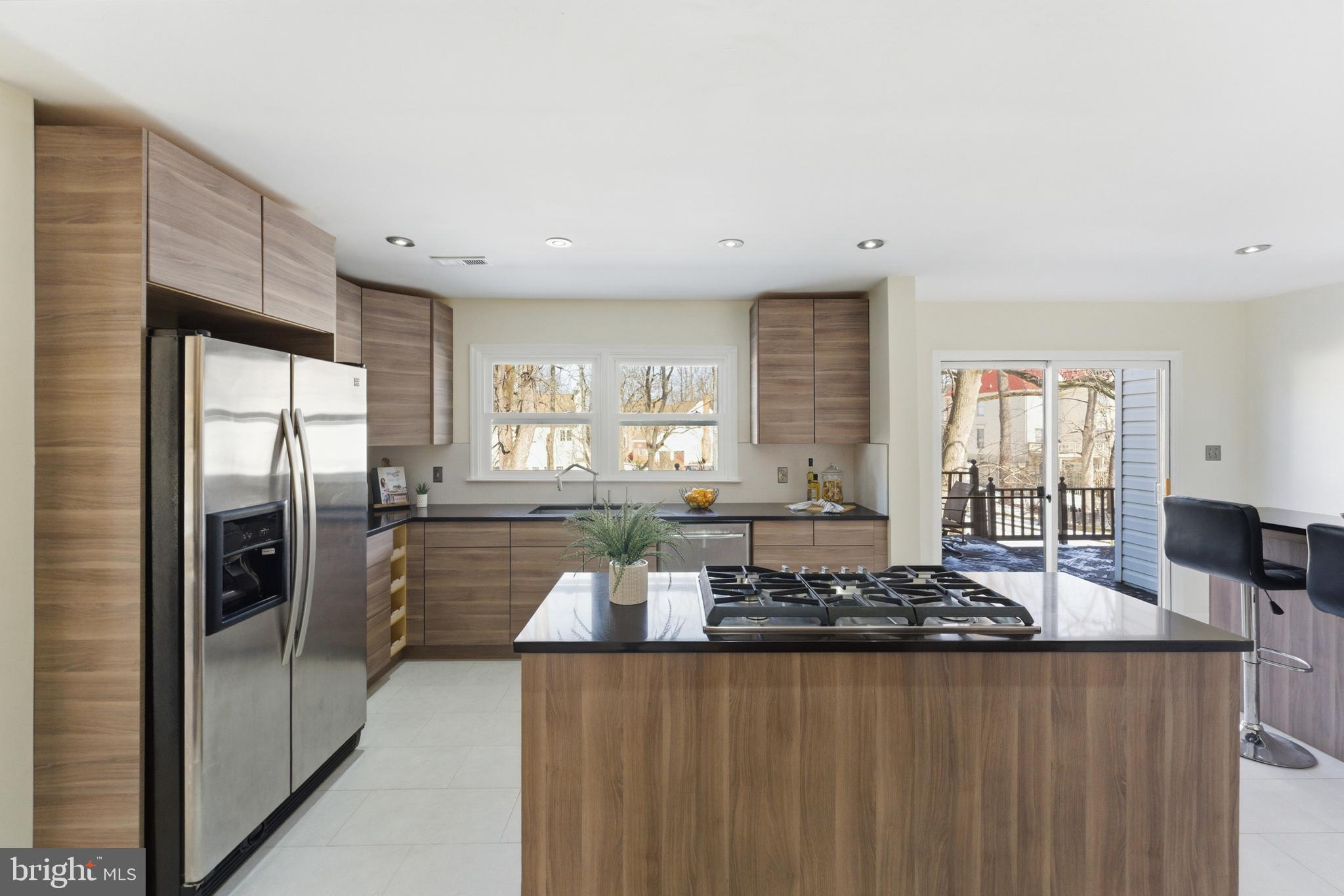 SHERWOOD FOREST MANOR - Residential