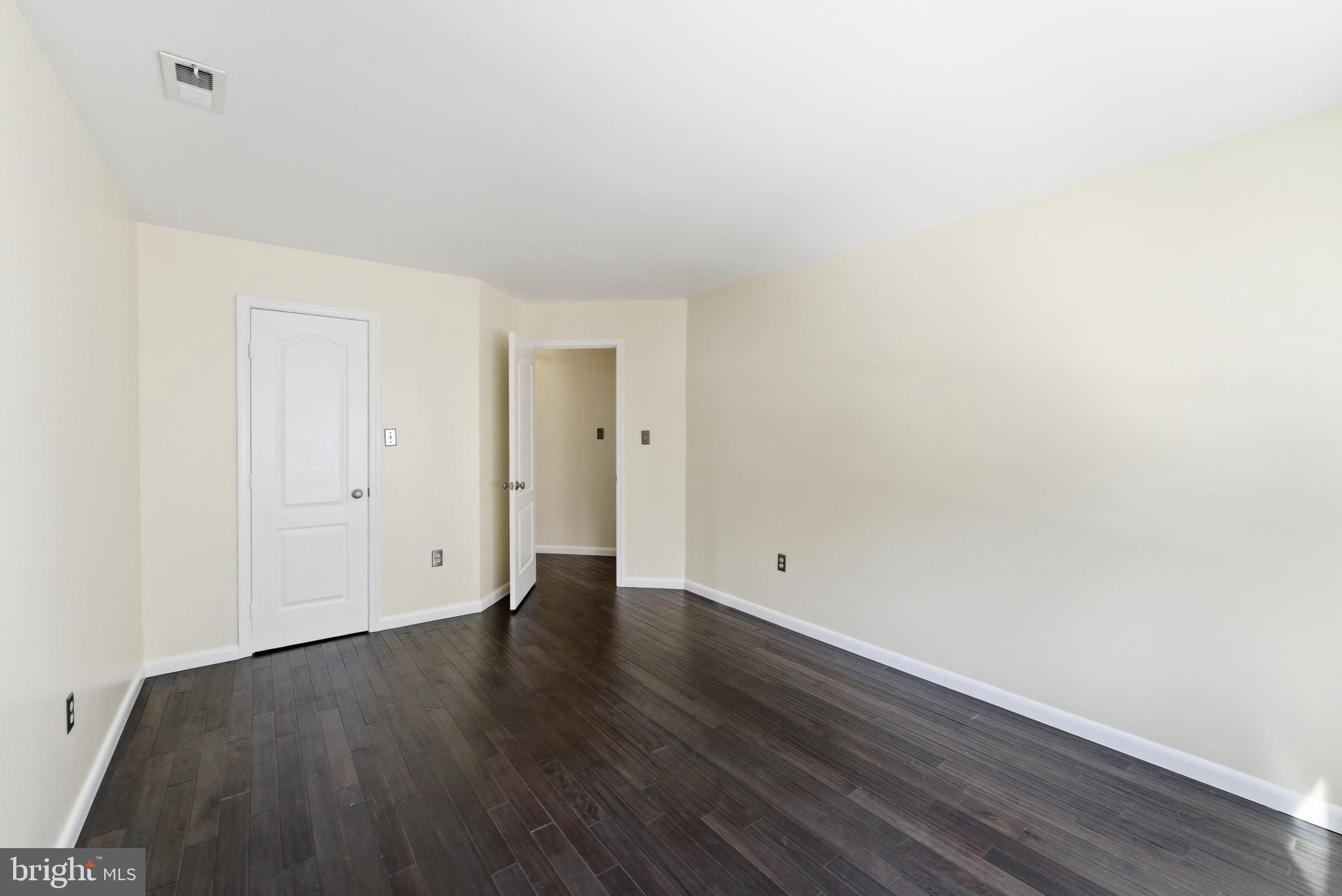 SHERWOOD FOREST MANOR - Residential