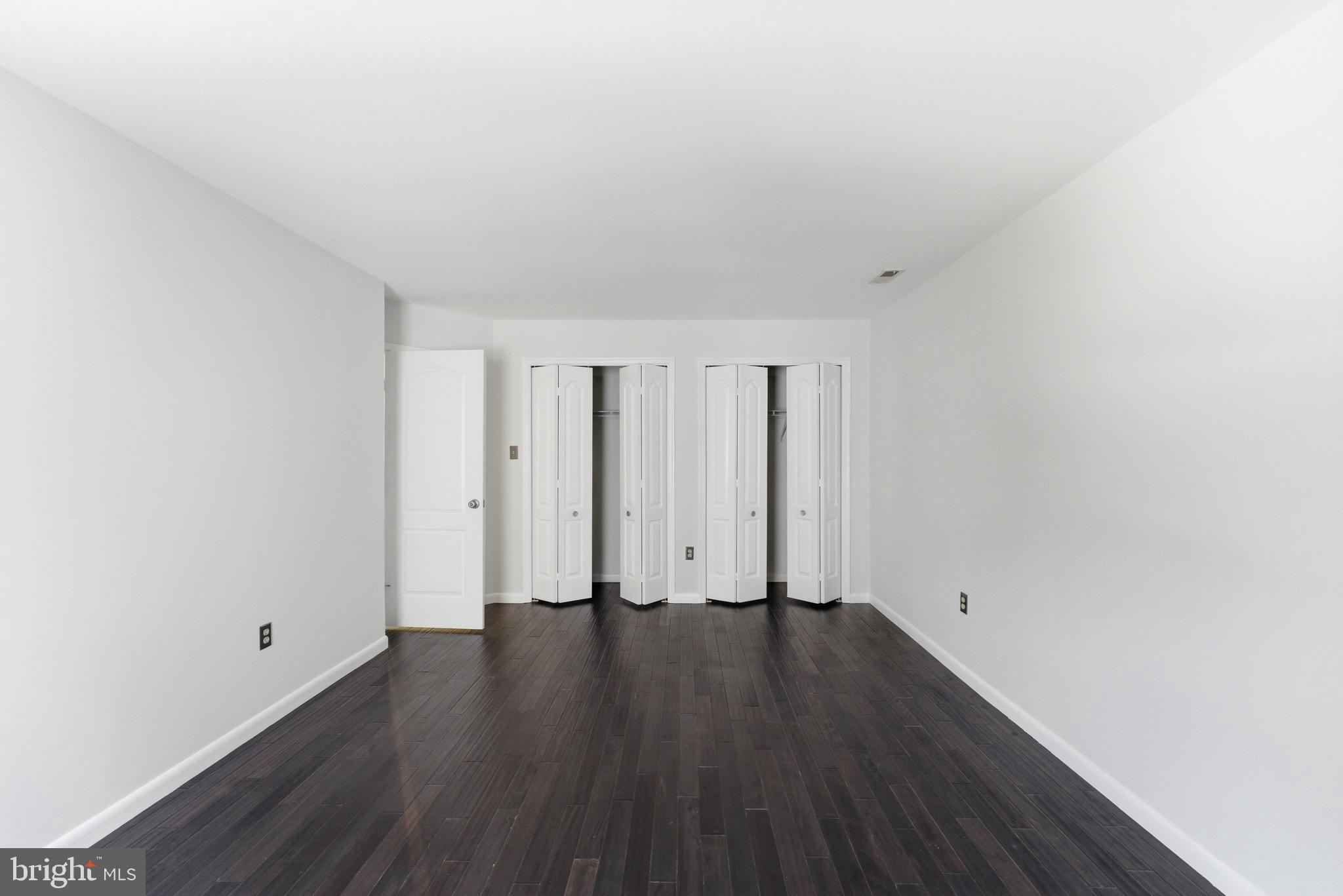 SHERWOOD FOREST MANOR - Residential