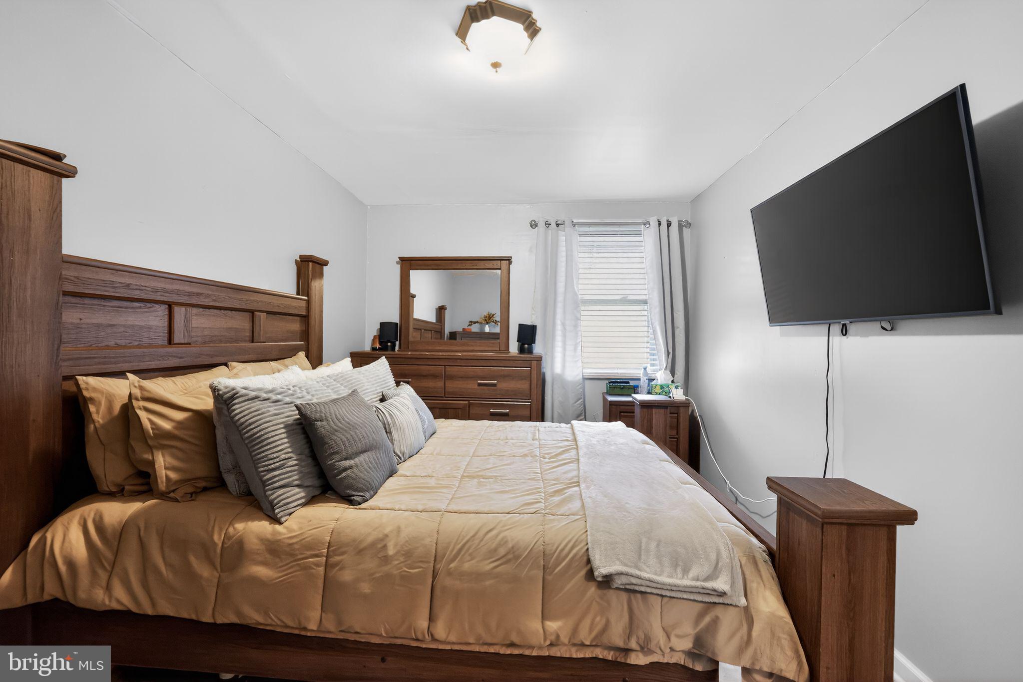 MAYFAIR (EAST) - Residential