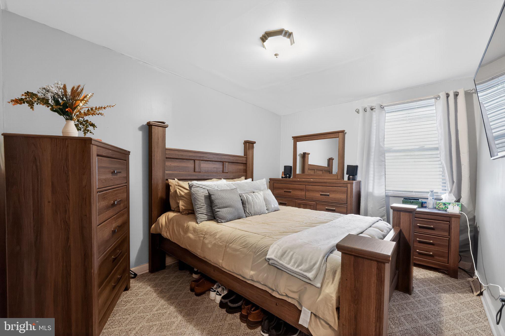 MAYFAIR (EAST) - Residential