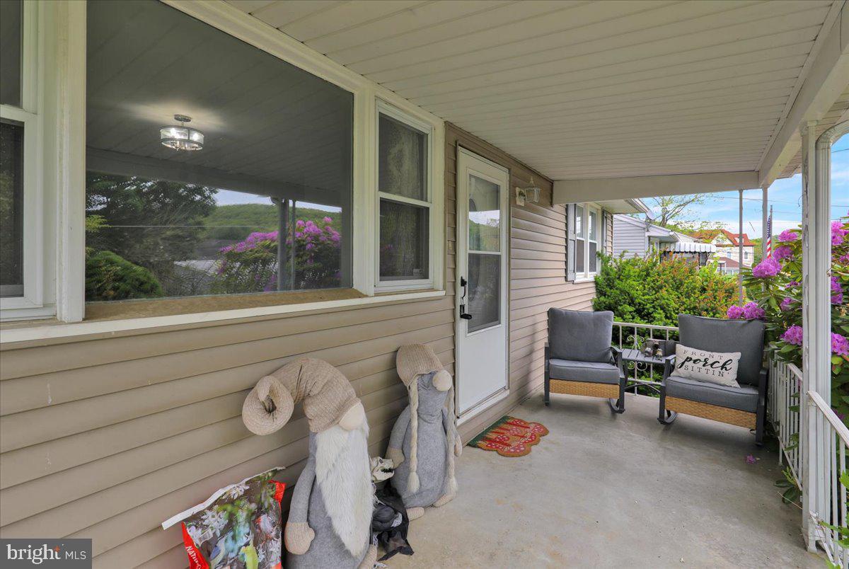1530 KRAMER AVENUE