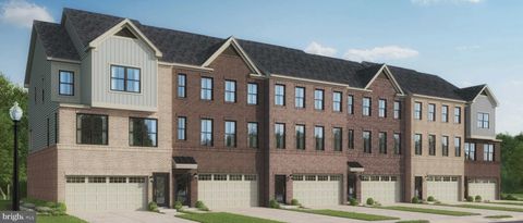 Townhouse For Sale - 13844 Ridgeview Court<br/> COCKEYSVILLE, MD 21030