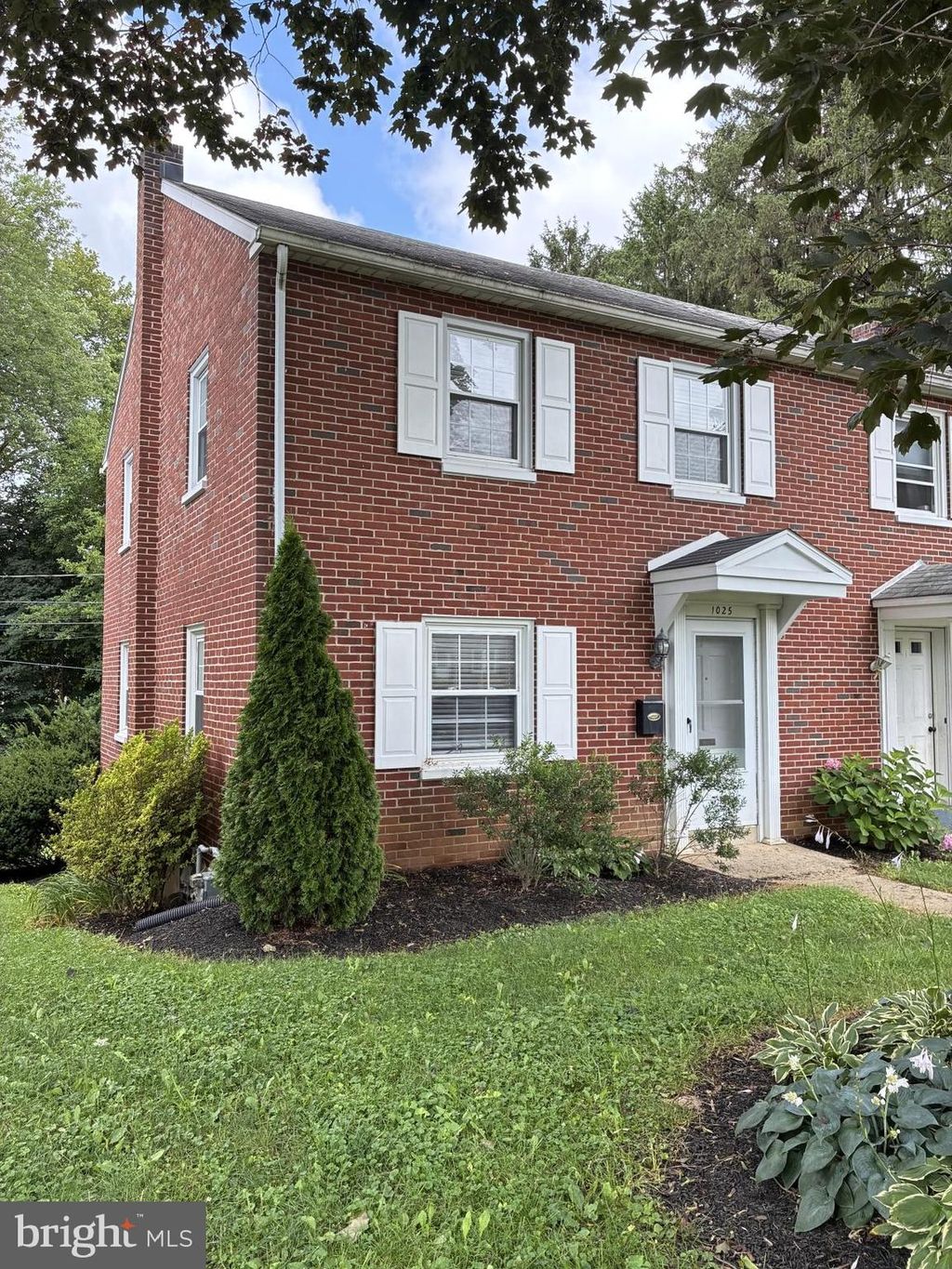 Photo of 1025 Edgemoor Court, LANCASTER, PA 17601 (MLS # PALA2073050)