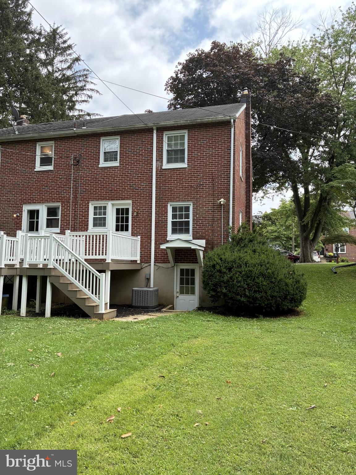 1025 EDGEMOOR COURT